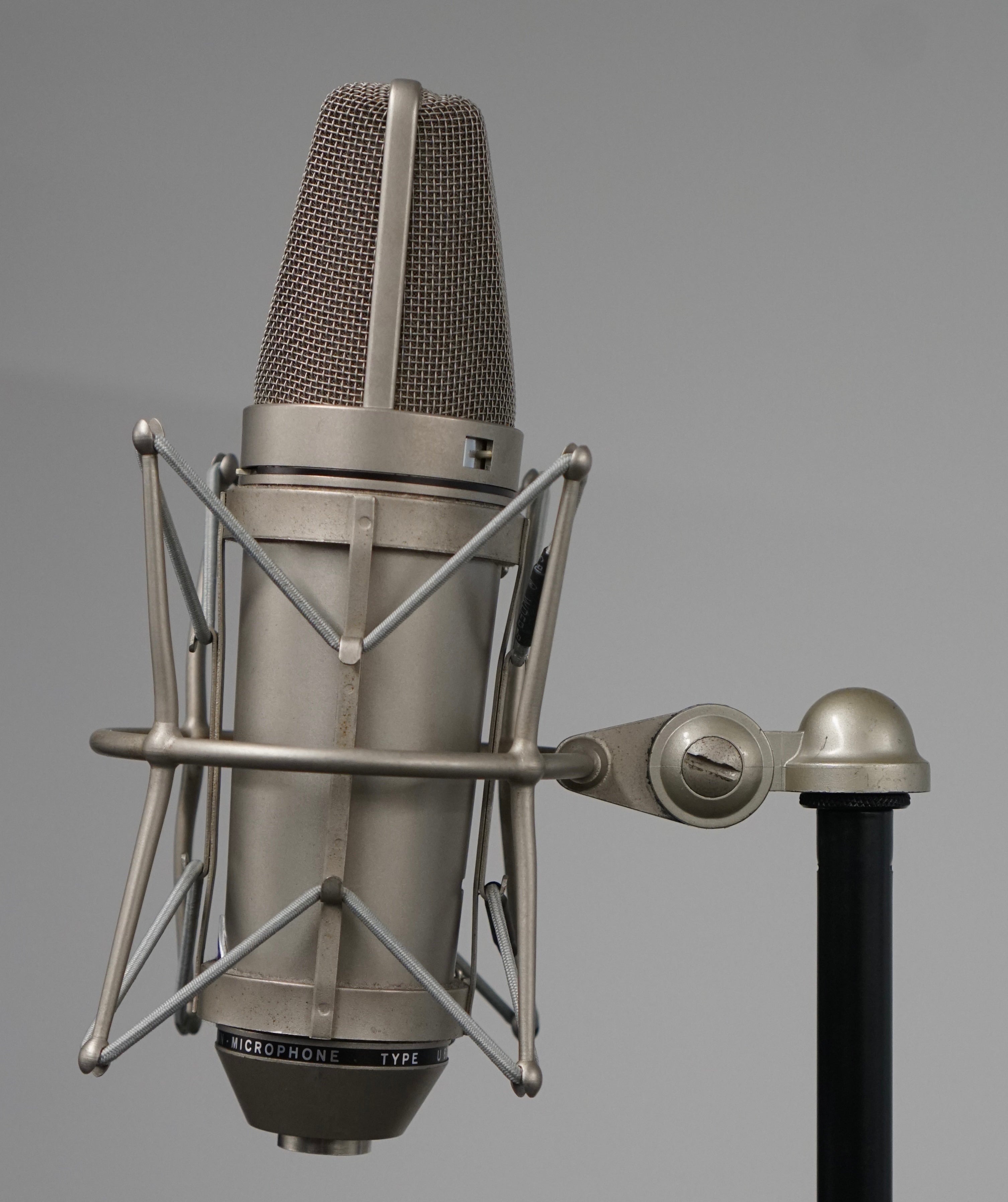 Neumann U87 (1981)