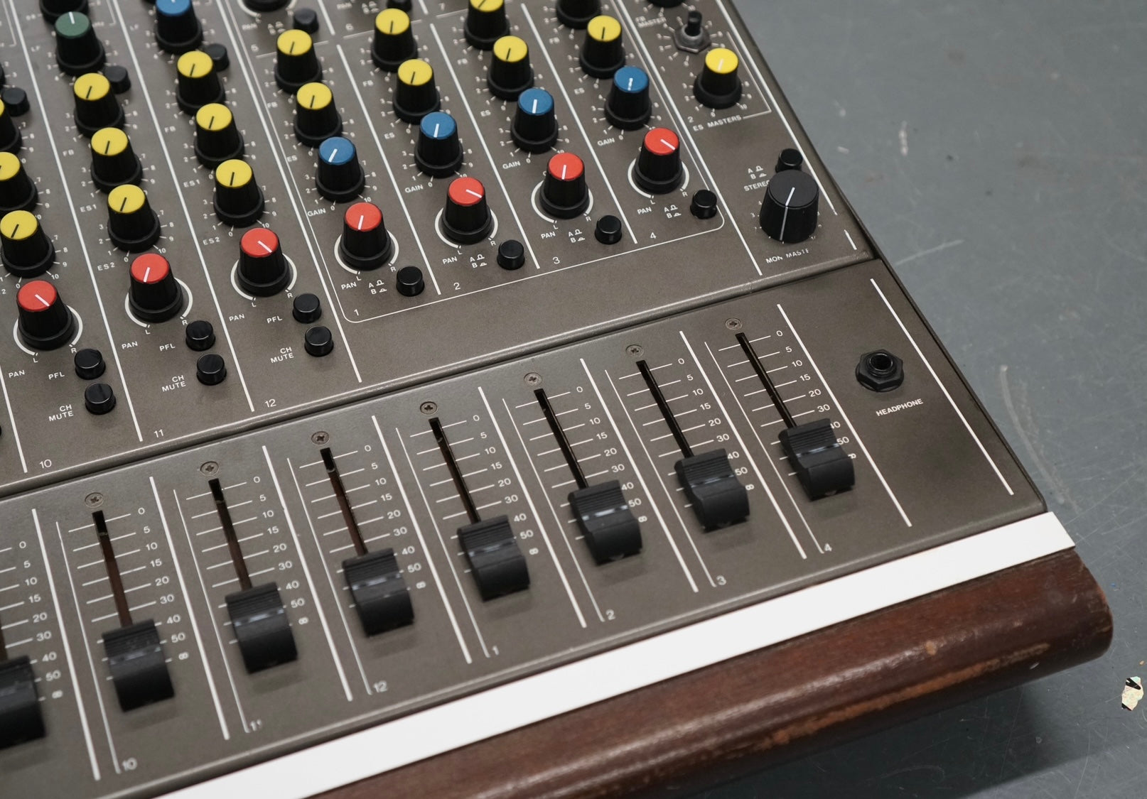 Alice 12.48 12-Channel Mixer