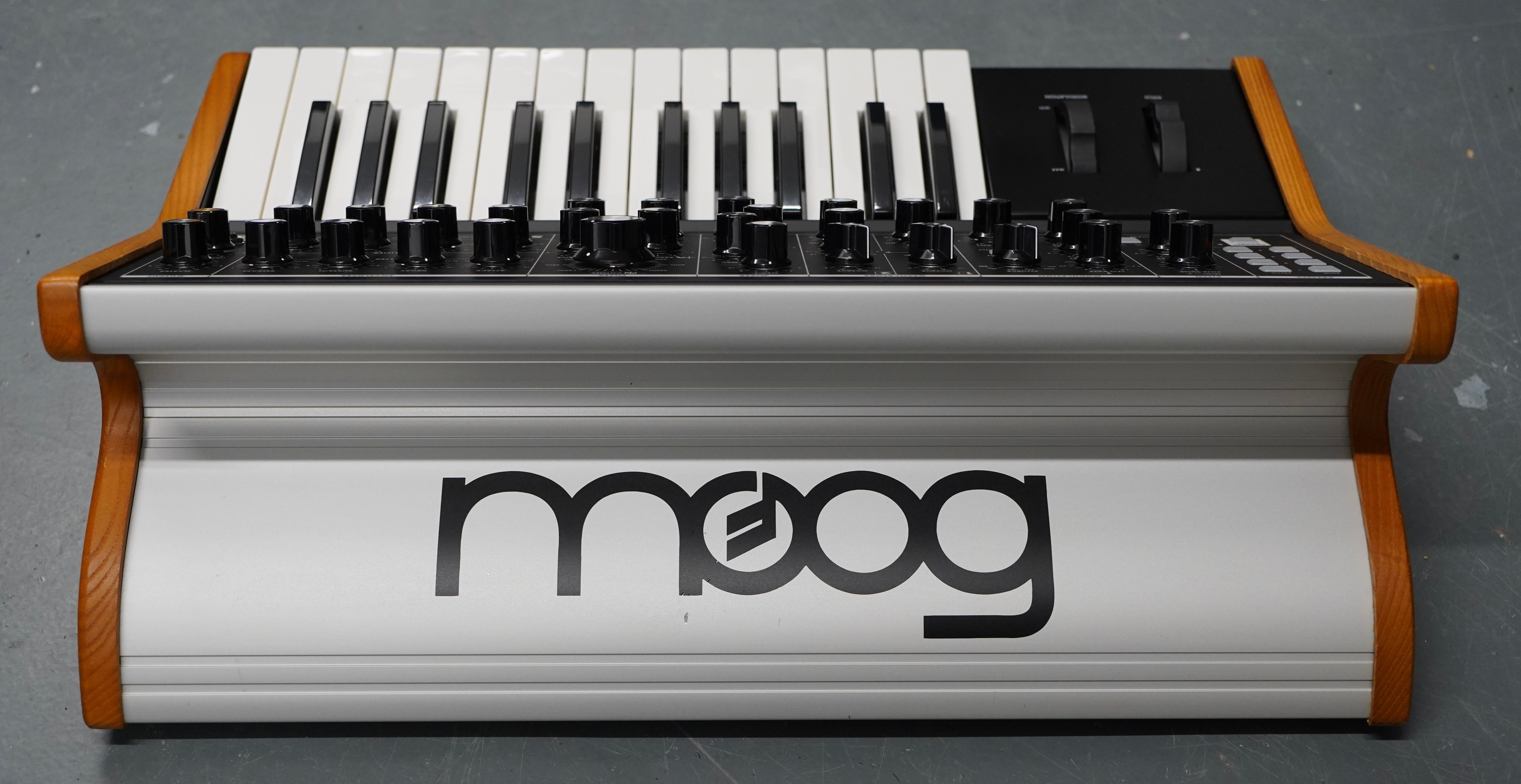 Moog Subsequent 25