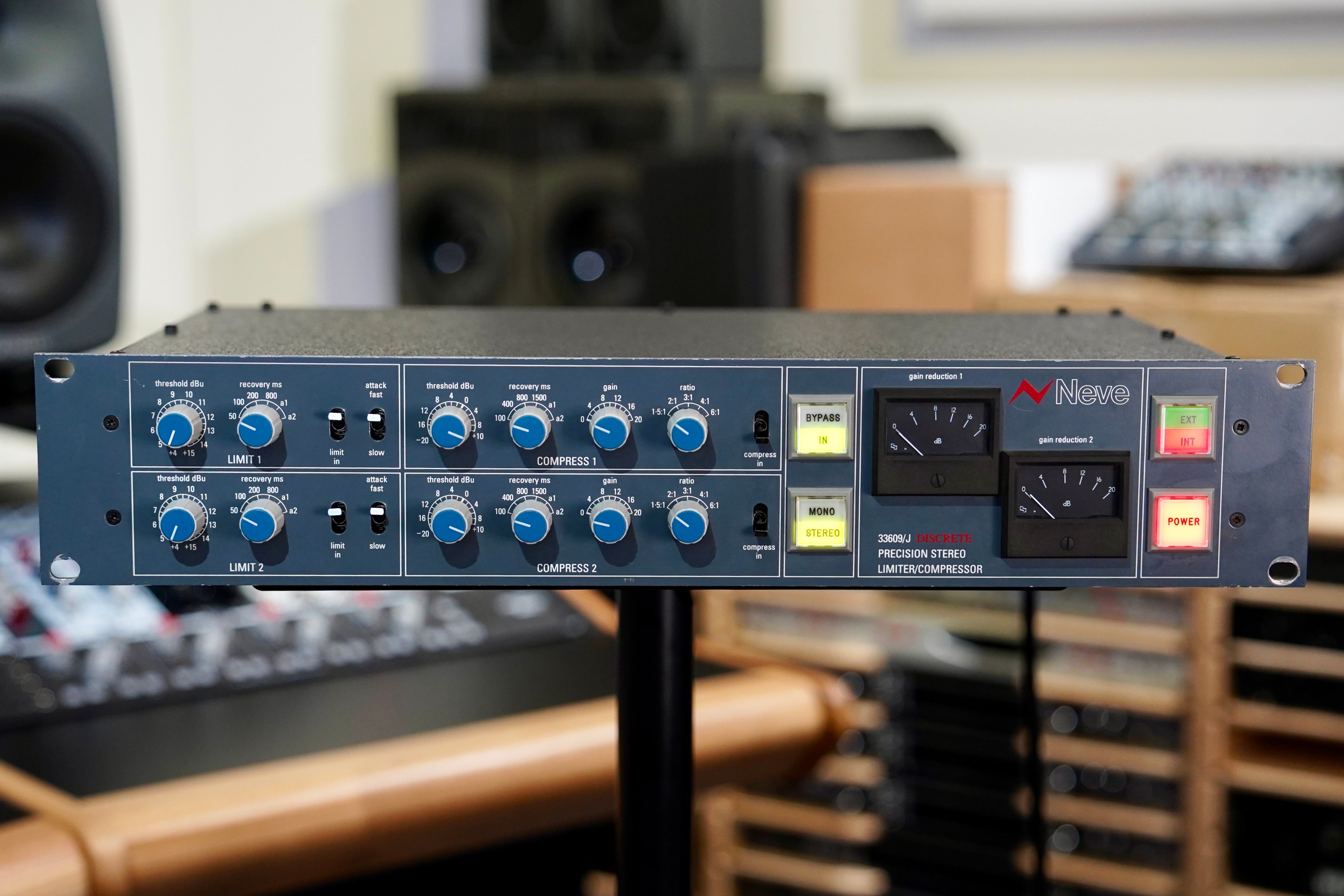 Neve 33609/J Discrete