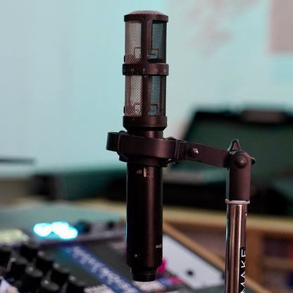 AKG C422