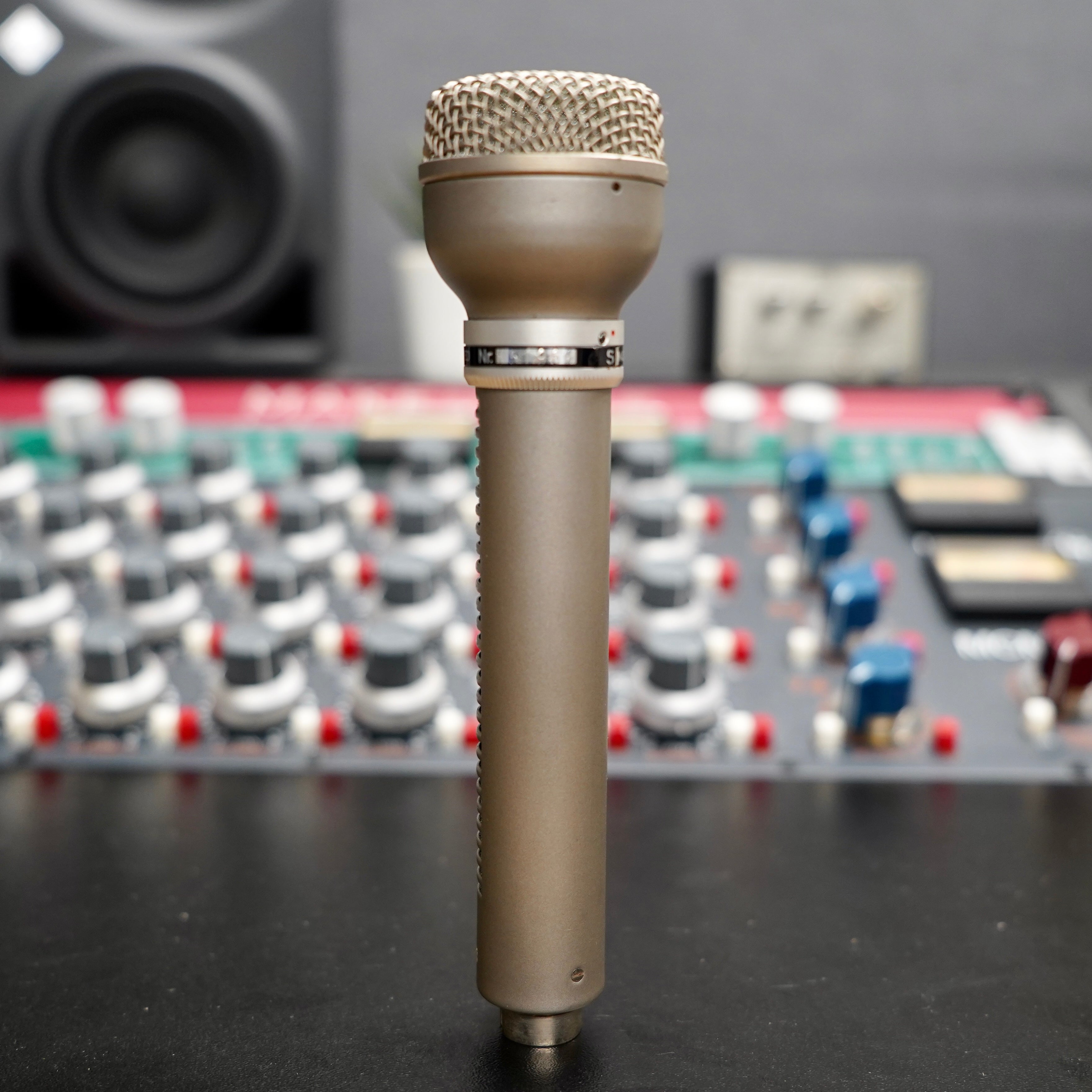 AKG D19C