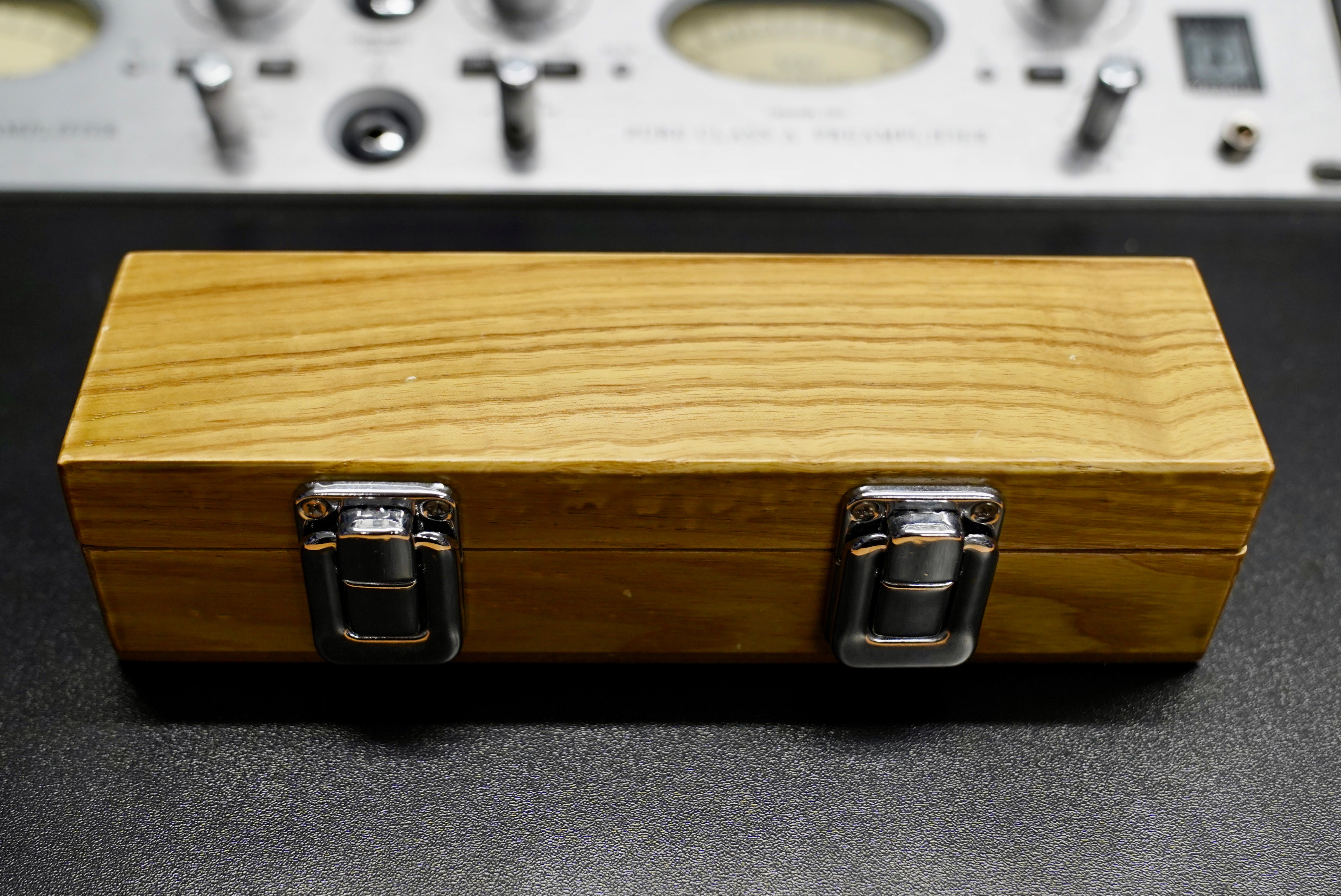 Neumann KM84i