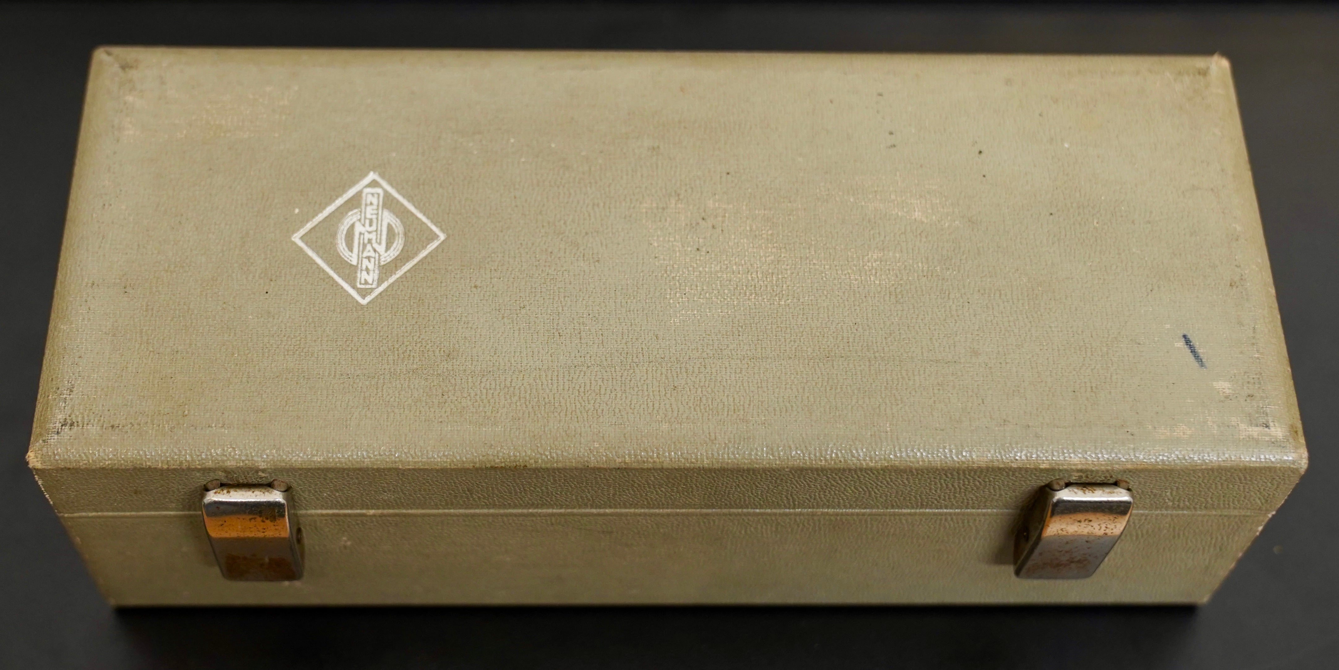 Neumann KM86i