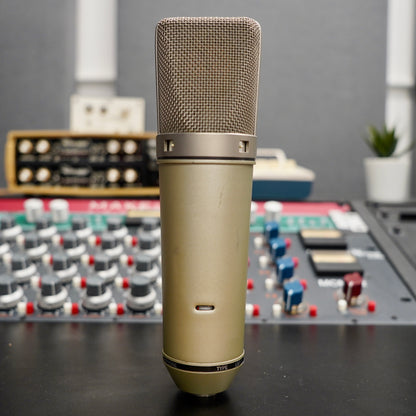Neumann U87 (1975)