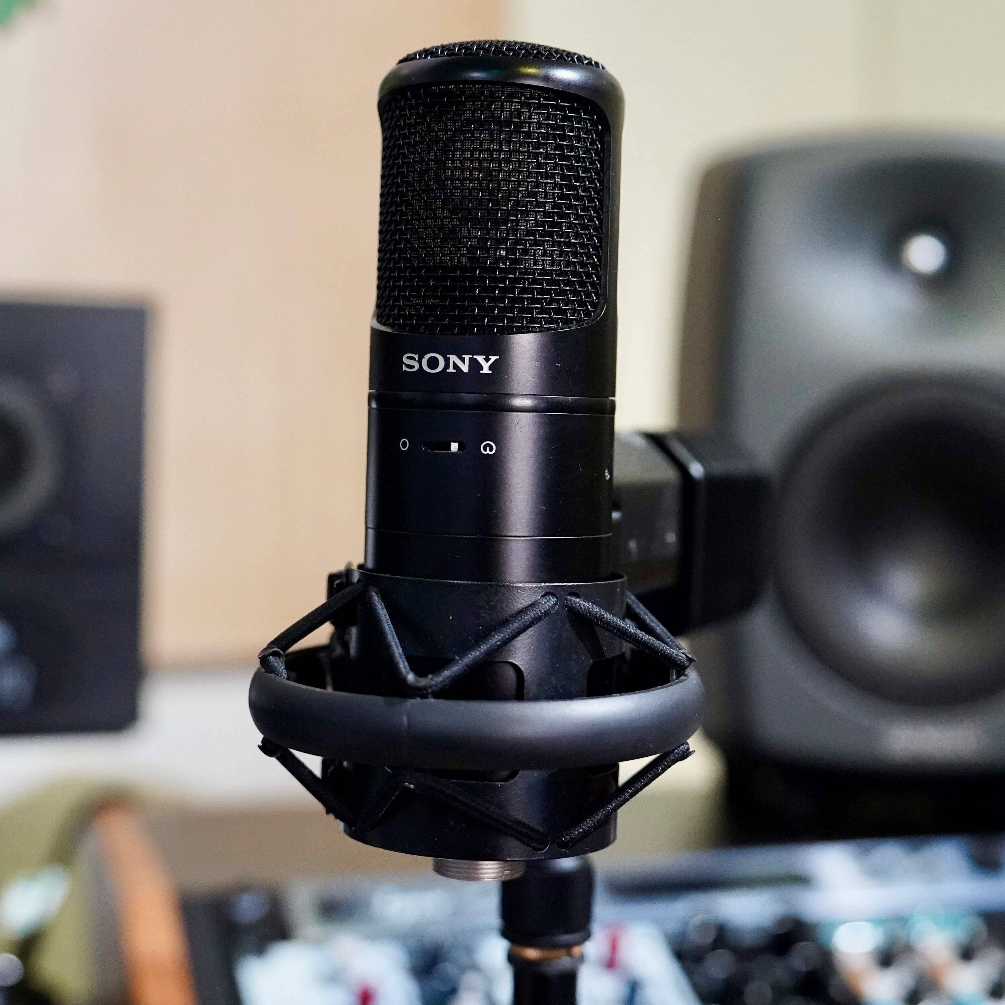 Sony C800G Studio Tube Condenser Microphone