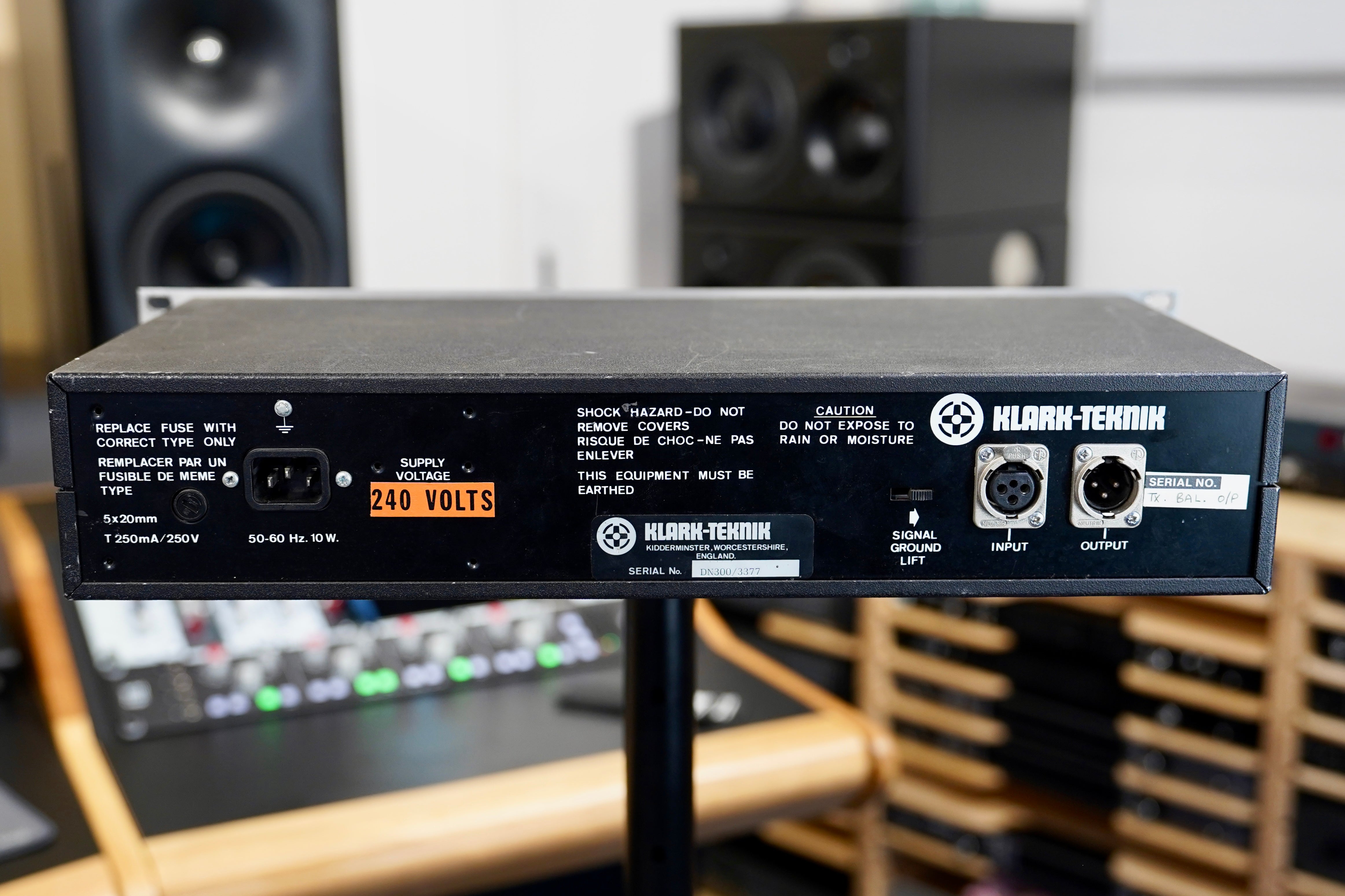 Klark Teknik DN 300 Graphic Equaliser