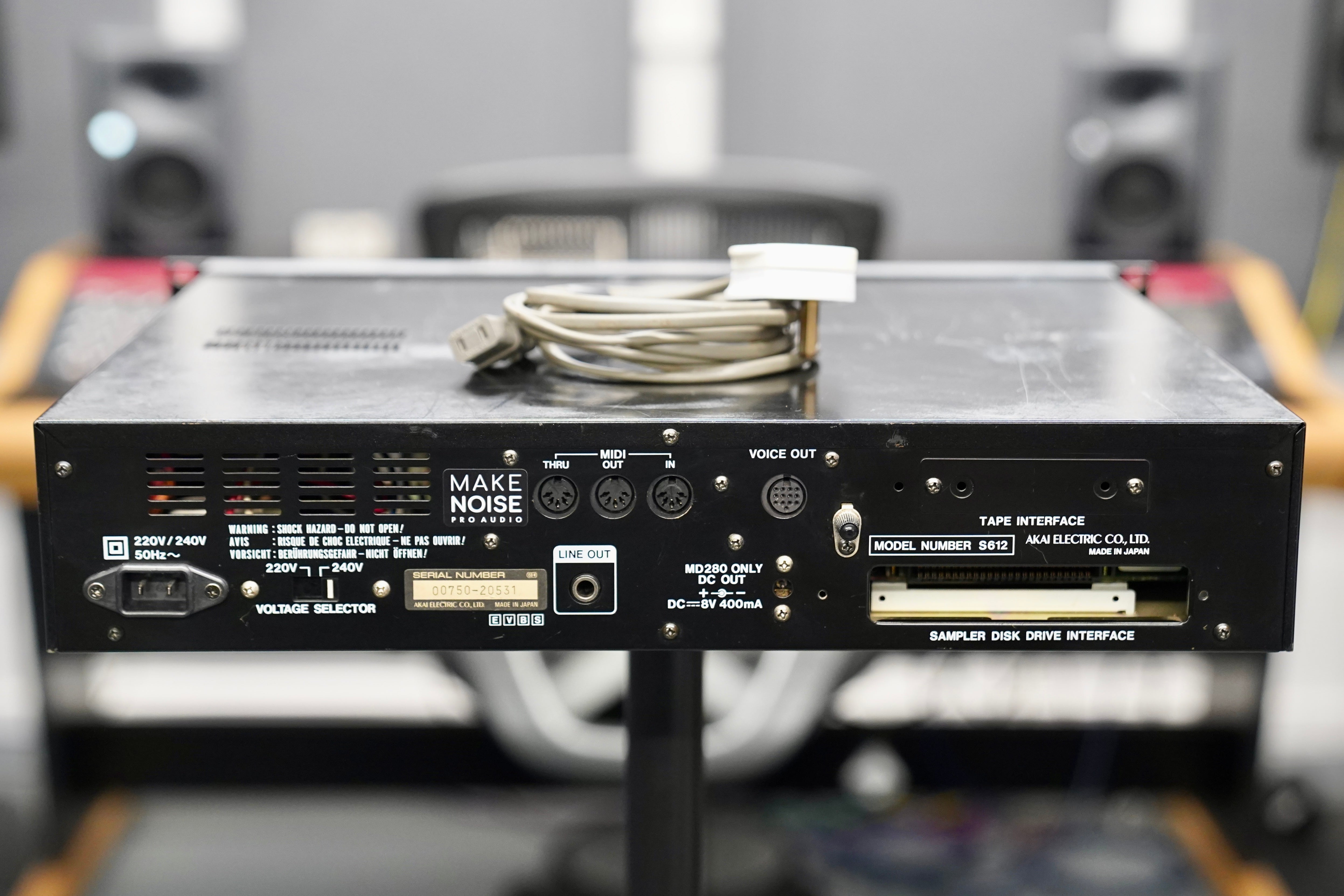 Akai S612