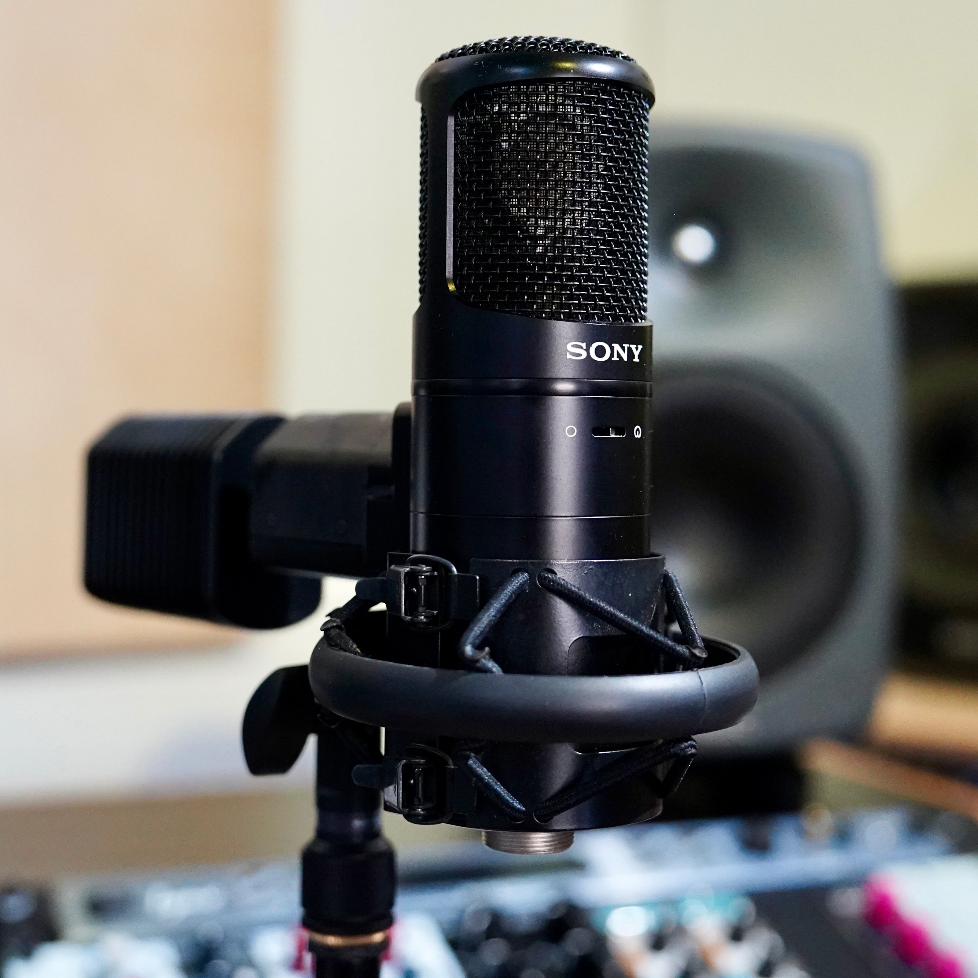 Sony C800G Studio Tube Condenser Microphone