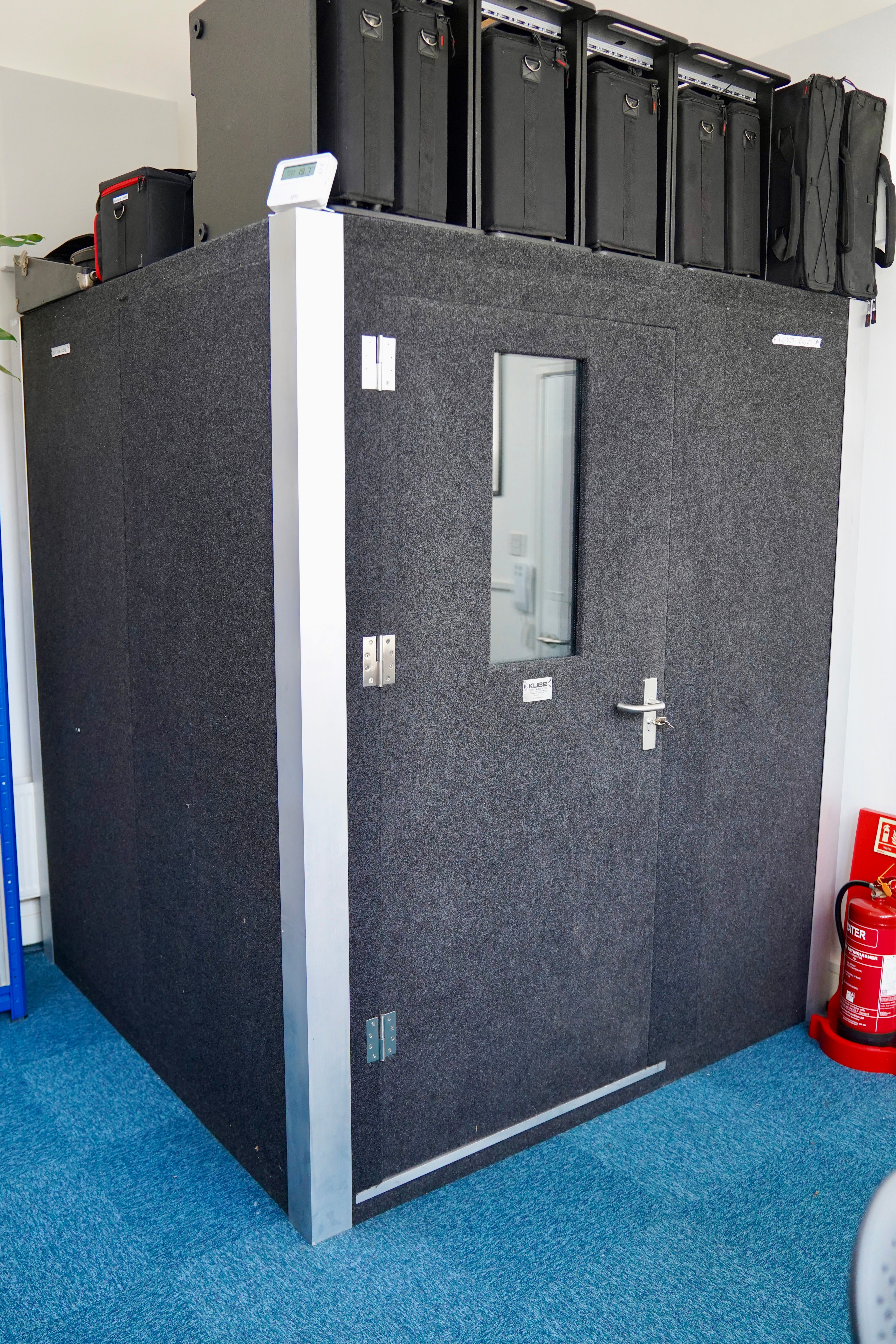Kube Silver Sound Isolation Booth