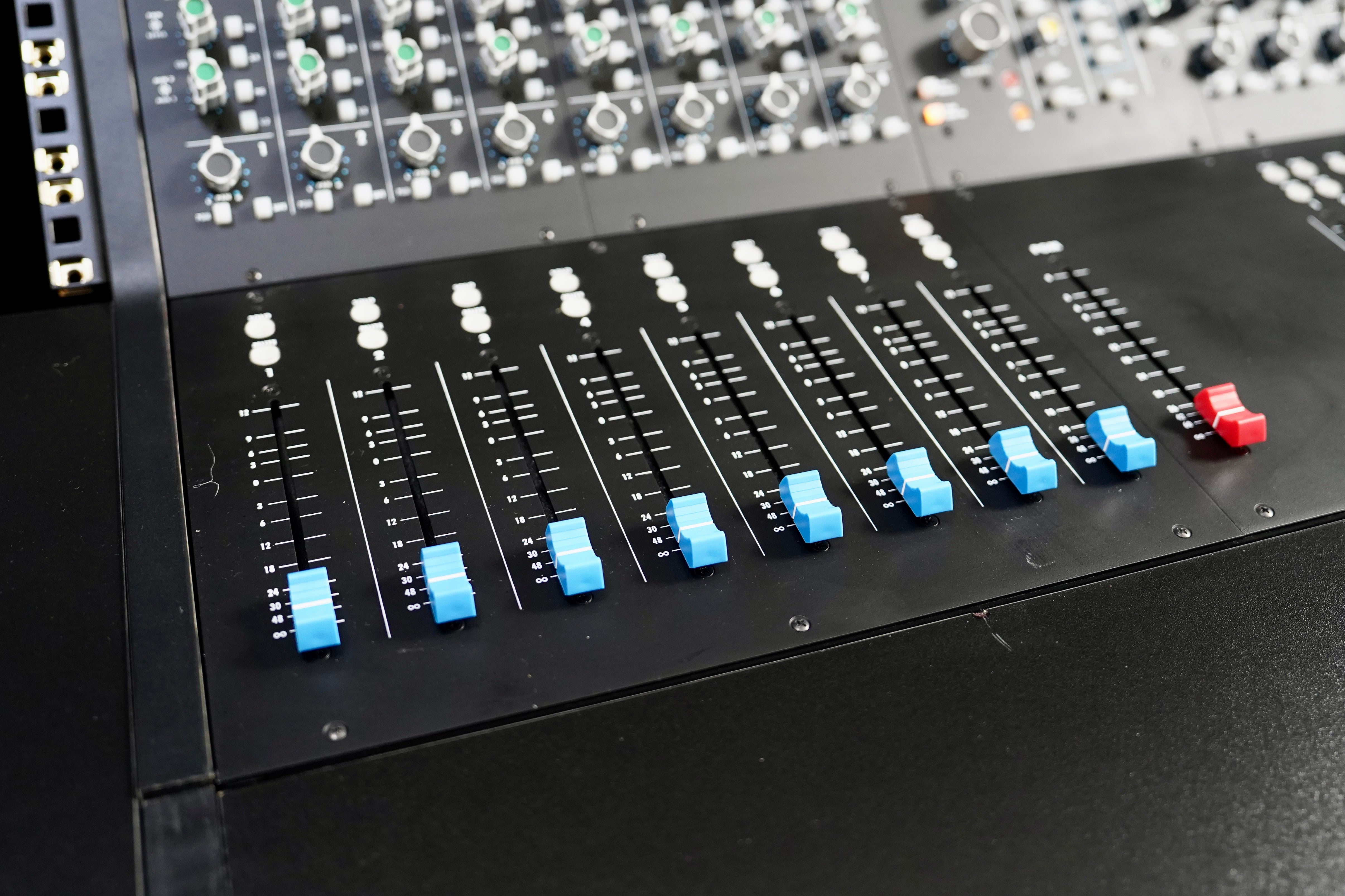 API The Box 2 w/ Buso Desk