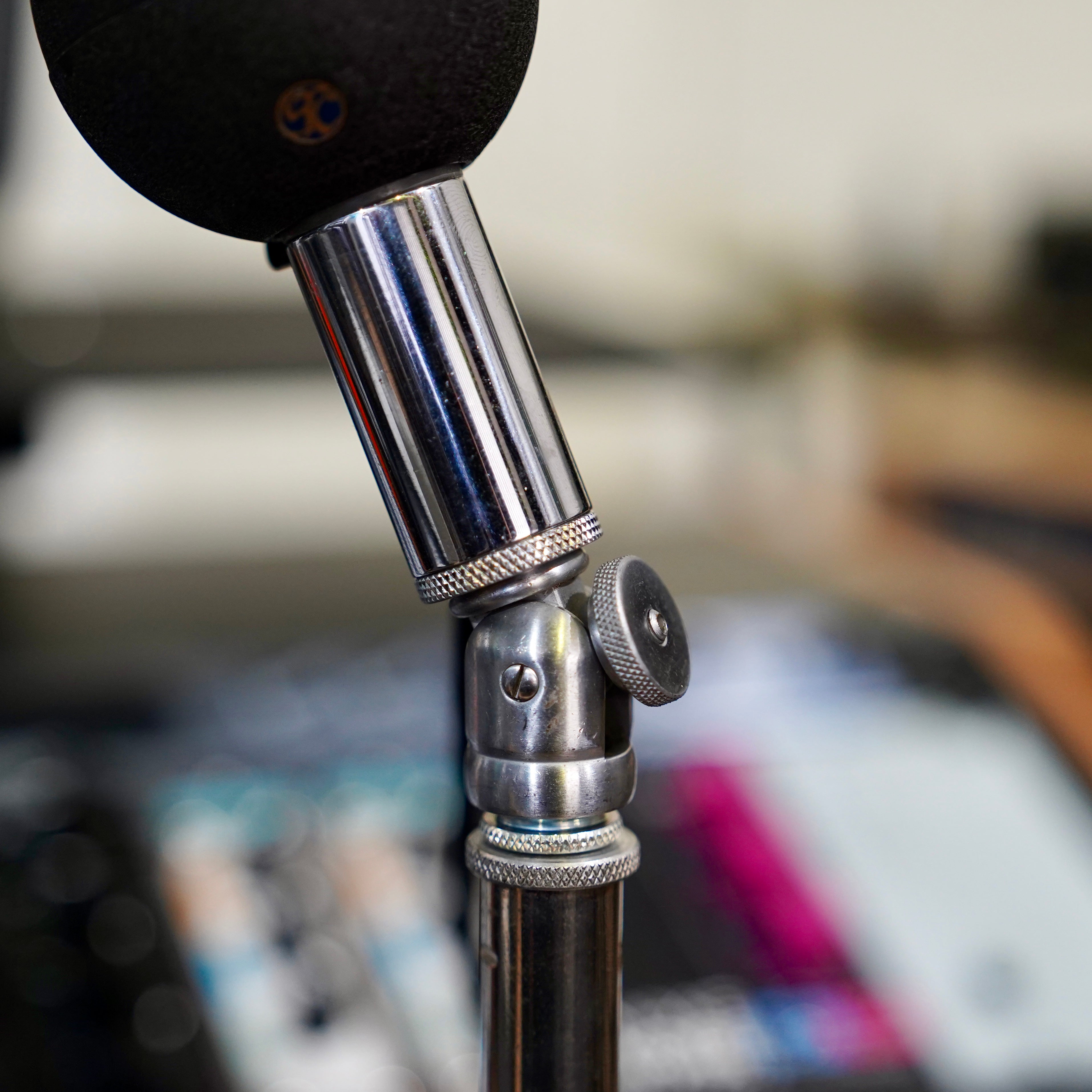STC 4021J Ball & Biscuit Microphone