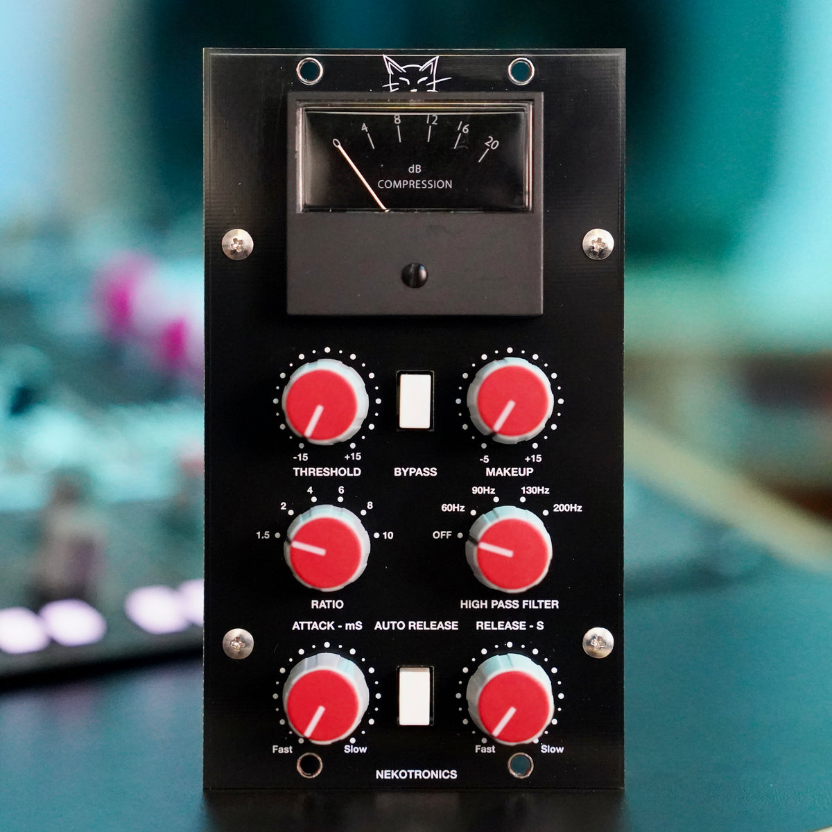 Nekotronics Buss Cat 500