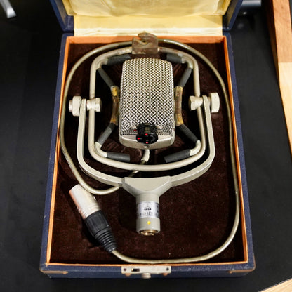 AKG D25