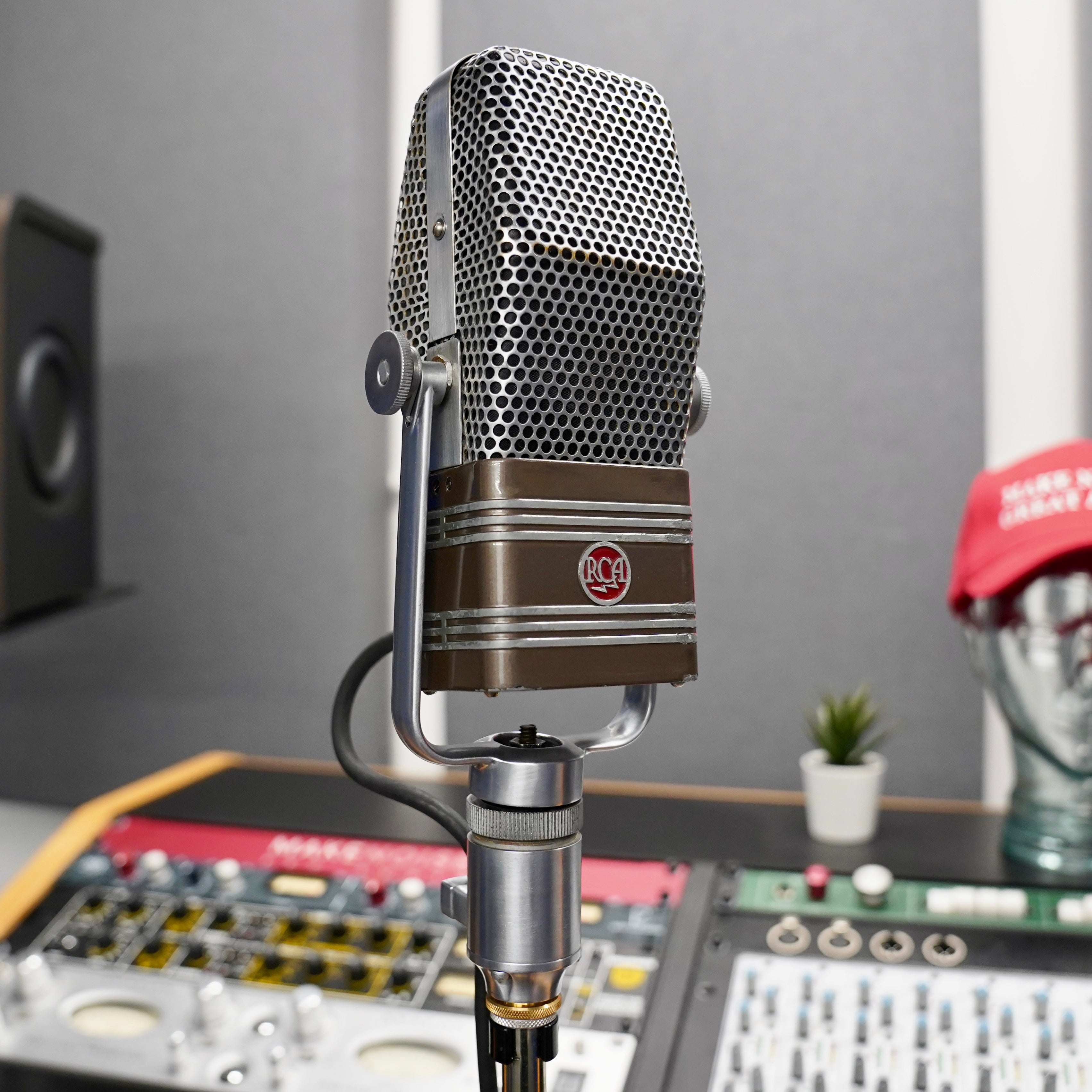 RCA 44-BX
