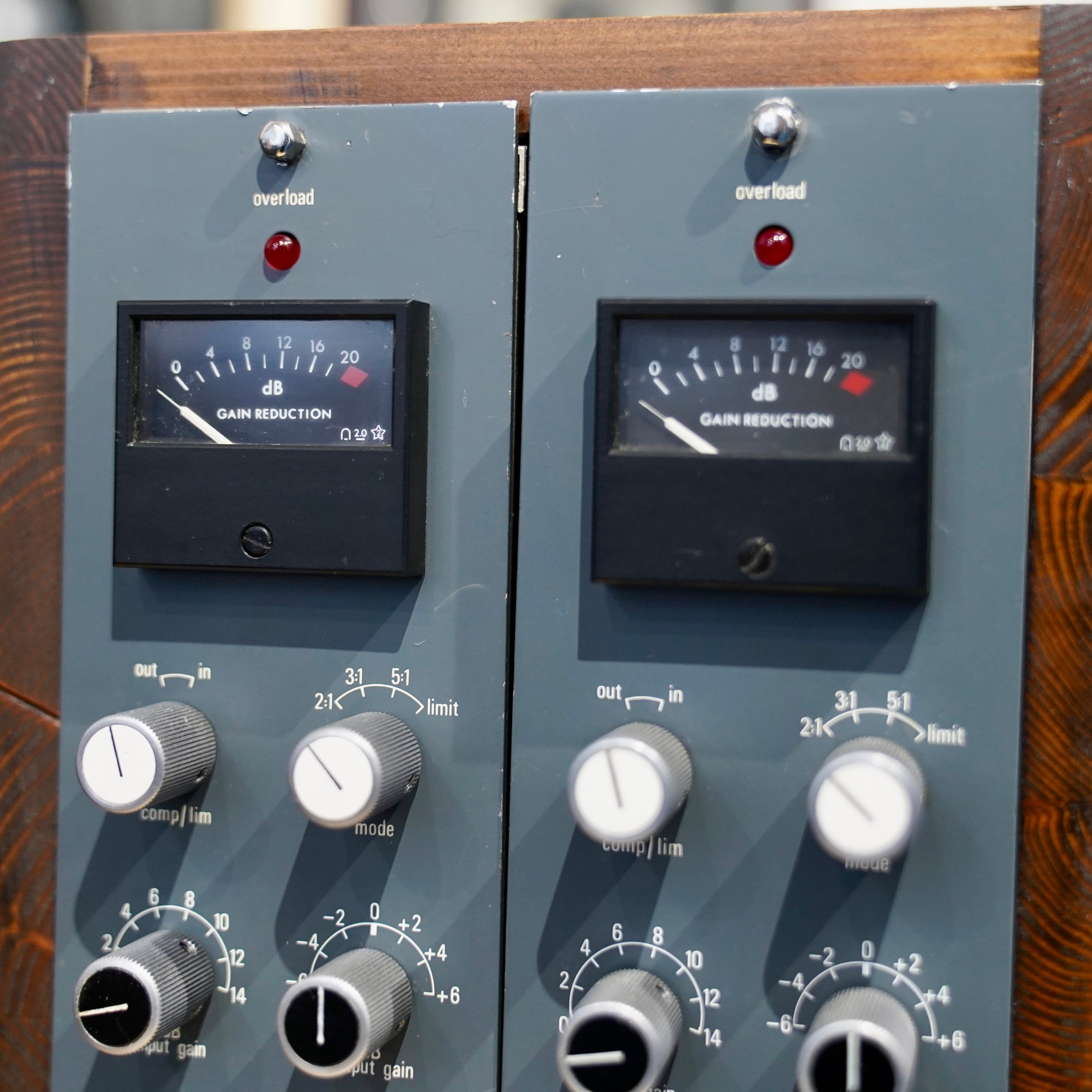 Neve AM6/17 (Racked Pair)