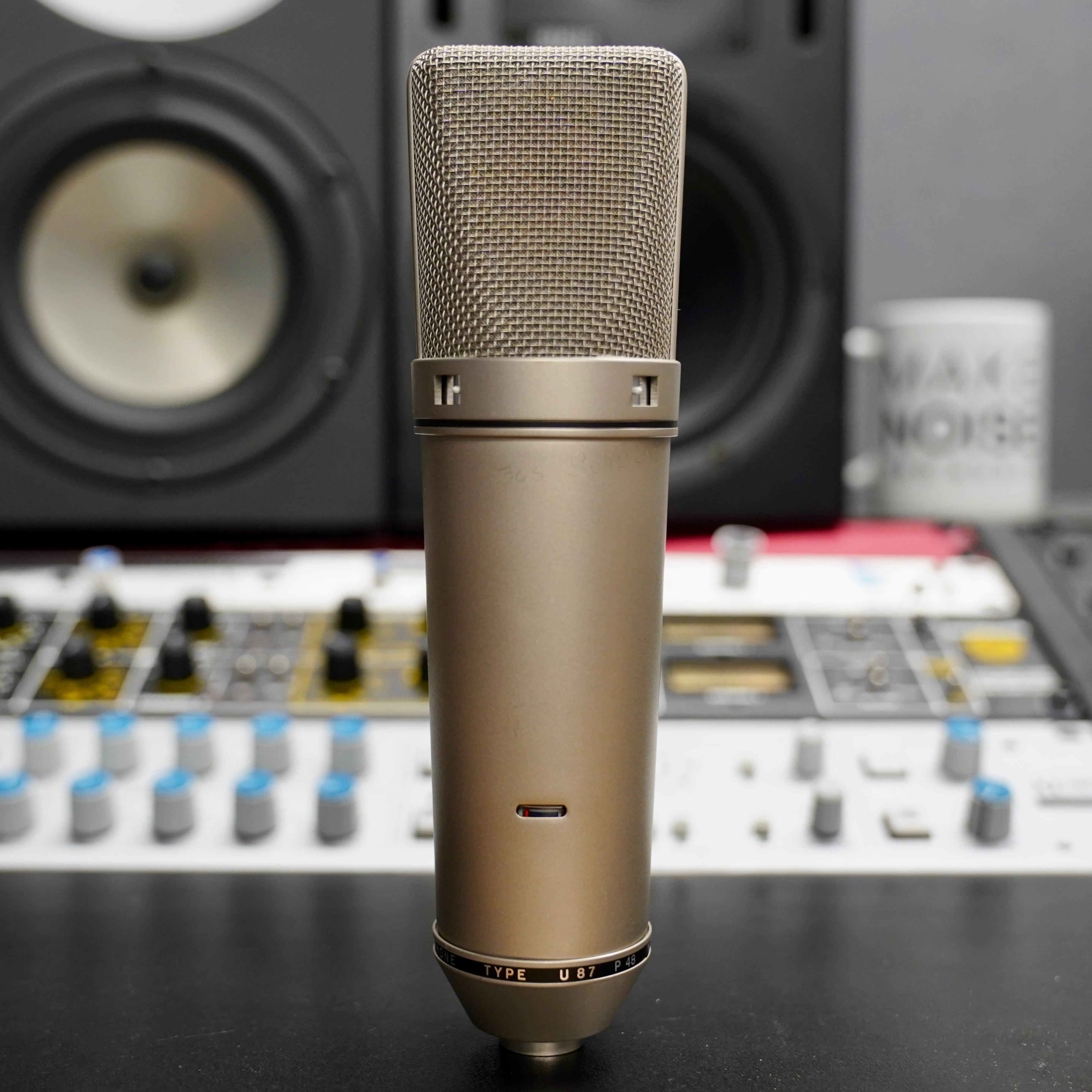 Neumann U87 (1979)