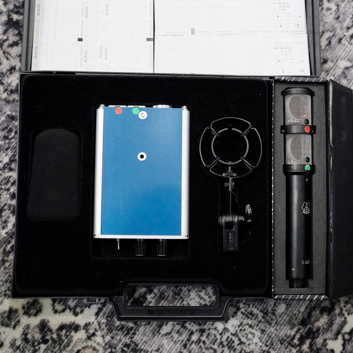 AKG C422