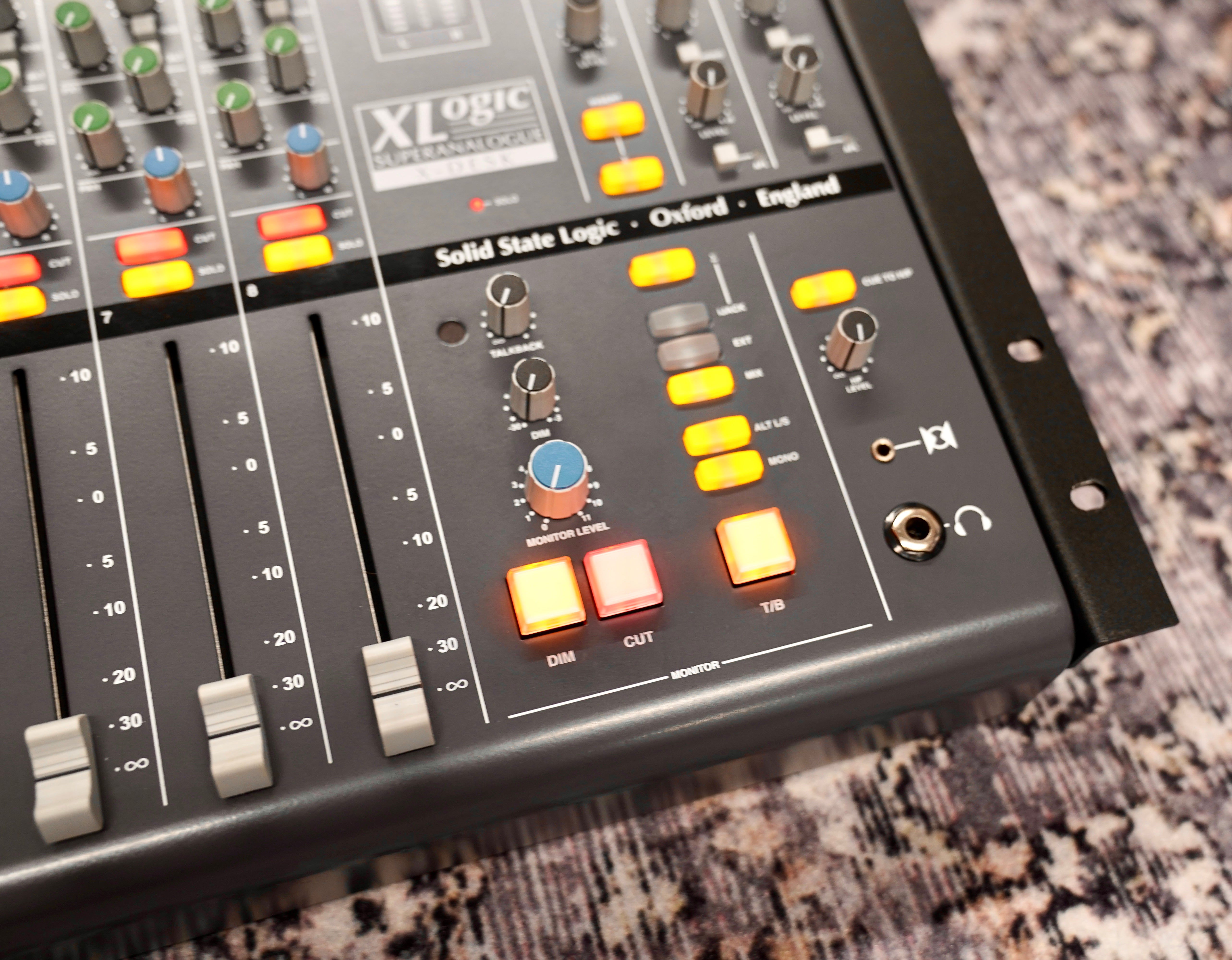 SSL X-Desk