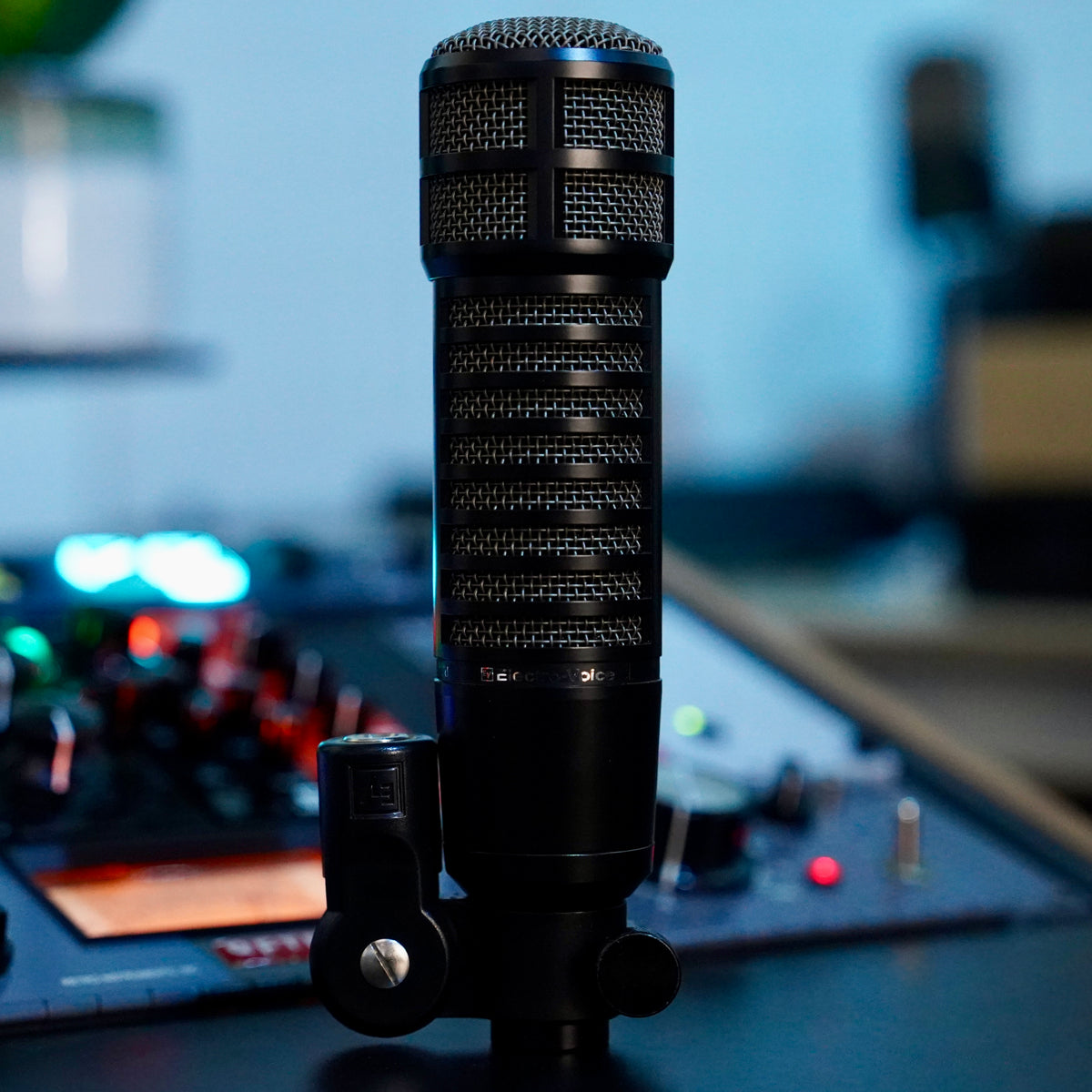 Electro-Voice RE320 Variable-D Dynamic Microphone
