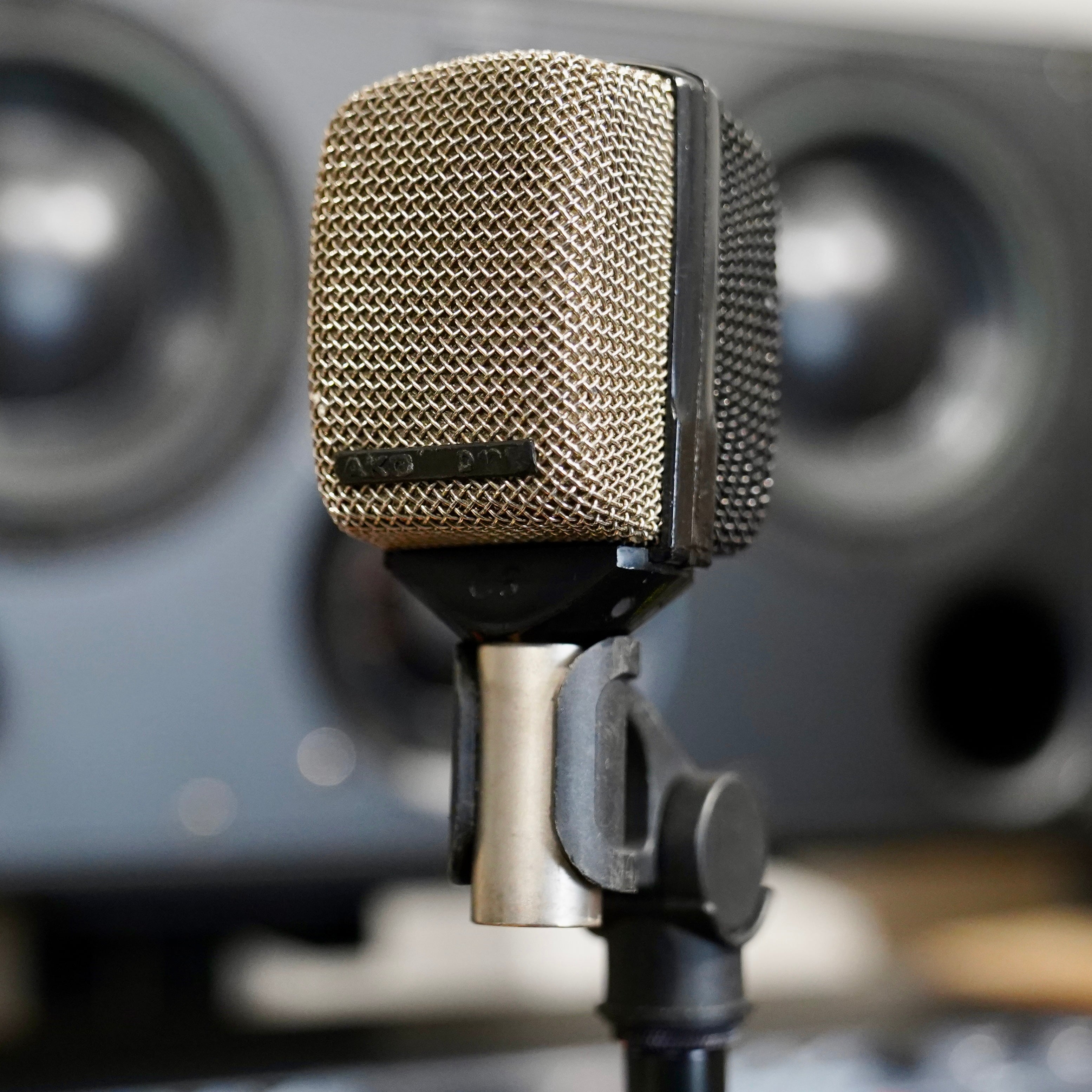 AKG D12E Cardioid Dynamic Microphone