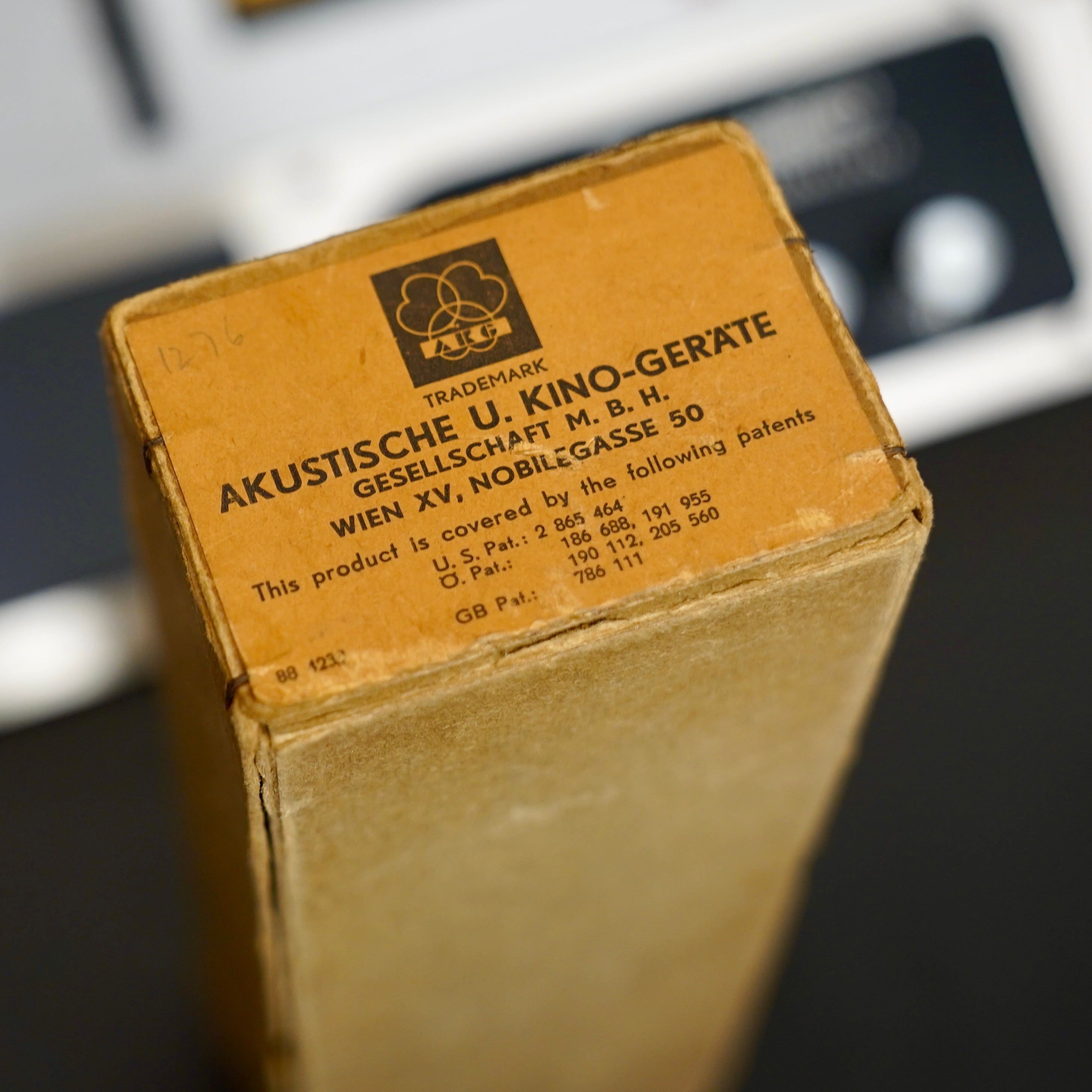 AKG D19E