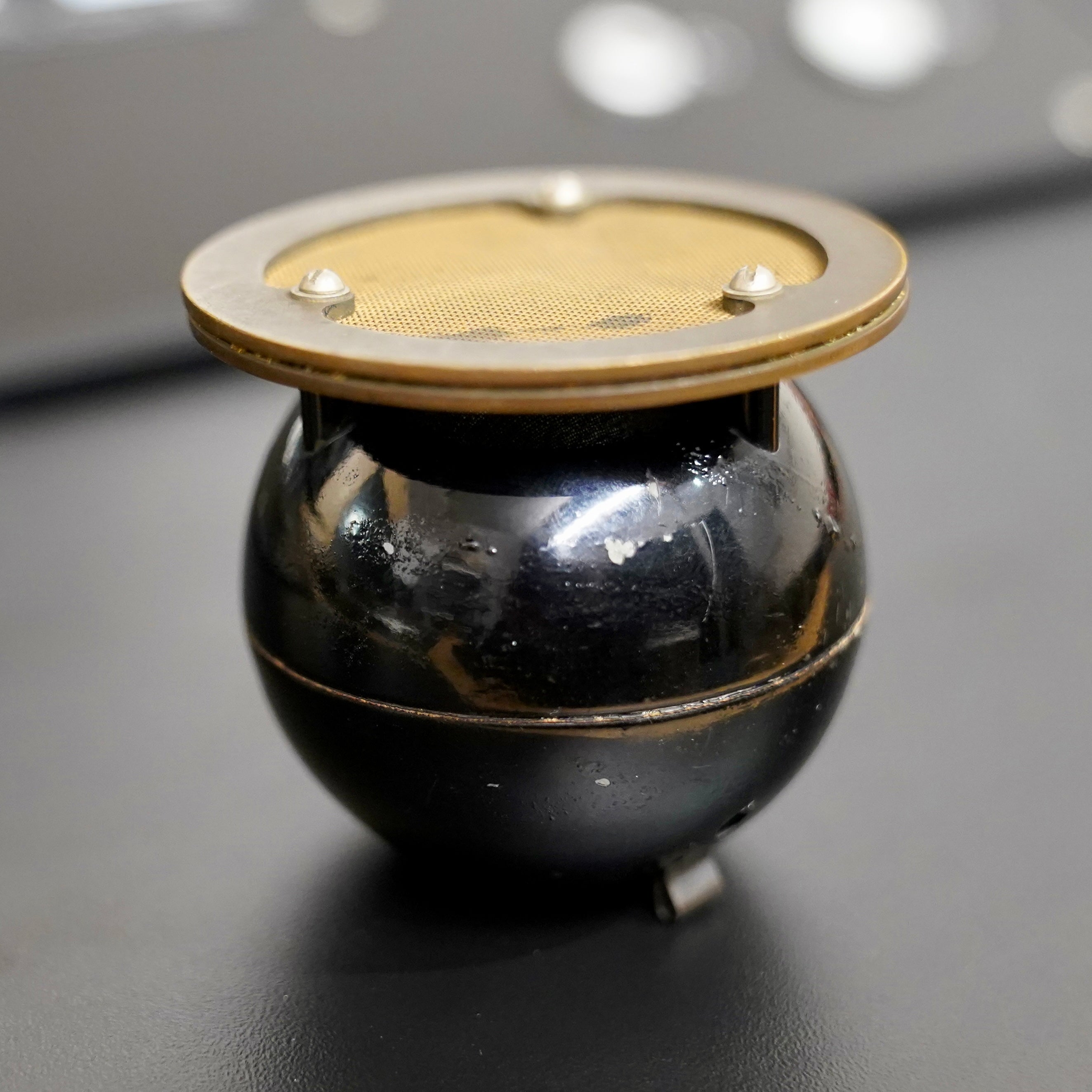 STC 4021 Ball & Biscuit Microphone