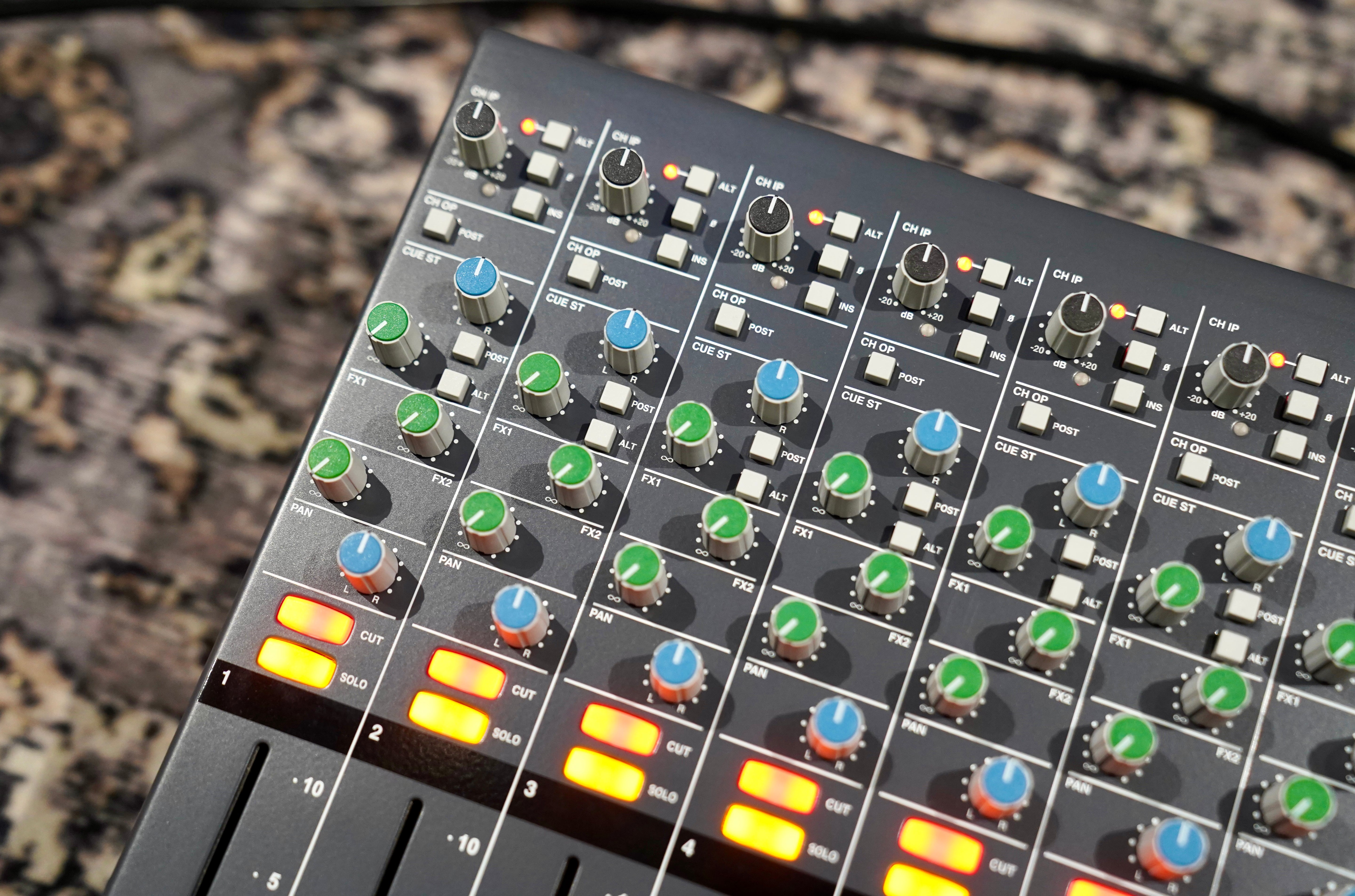 Solid State Logic X-Desk SuperAnalogue Mixer