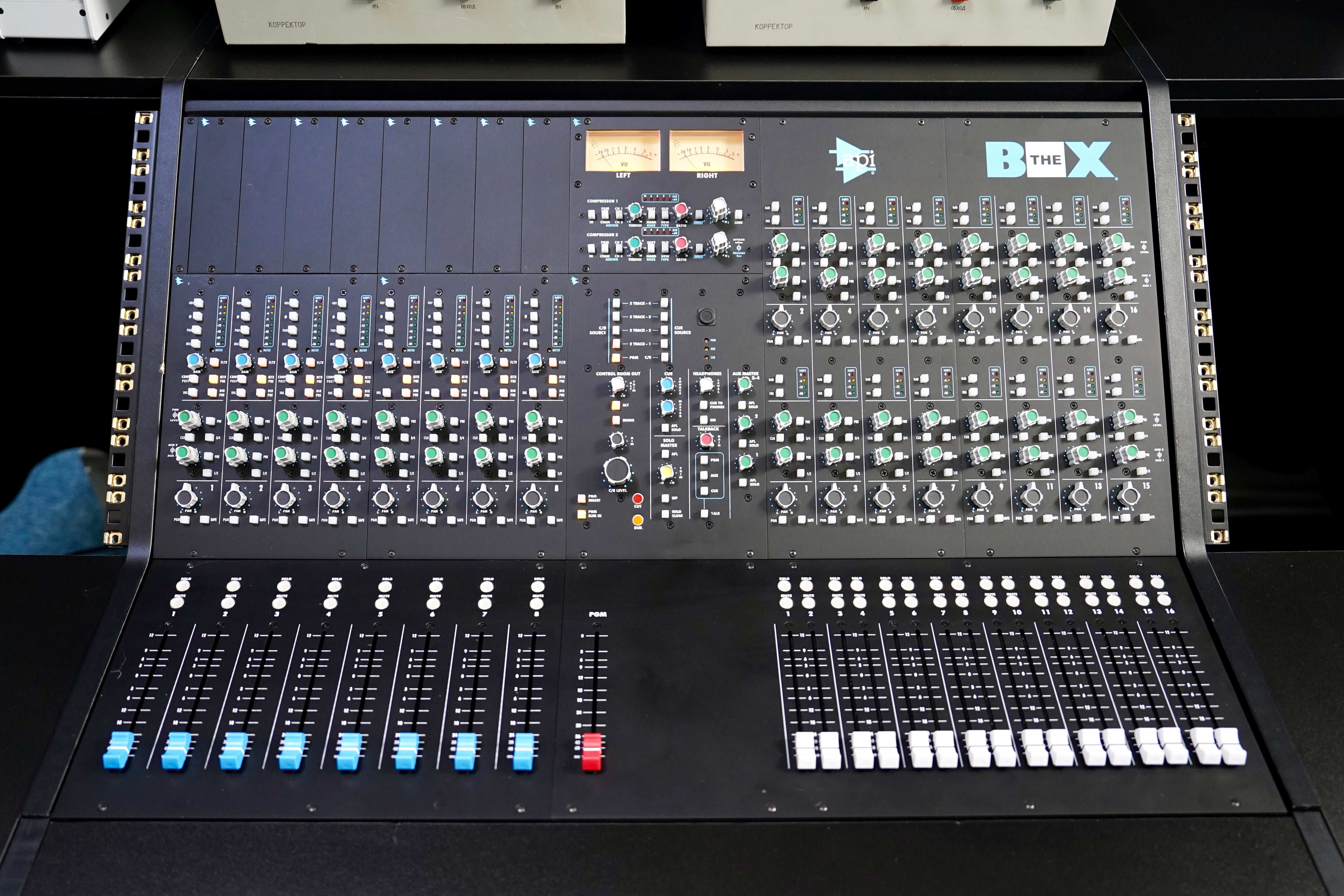 API The Box 2 w/ Buso Desk