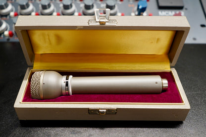 AKG D19C