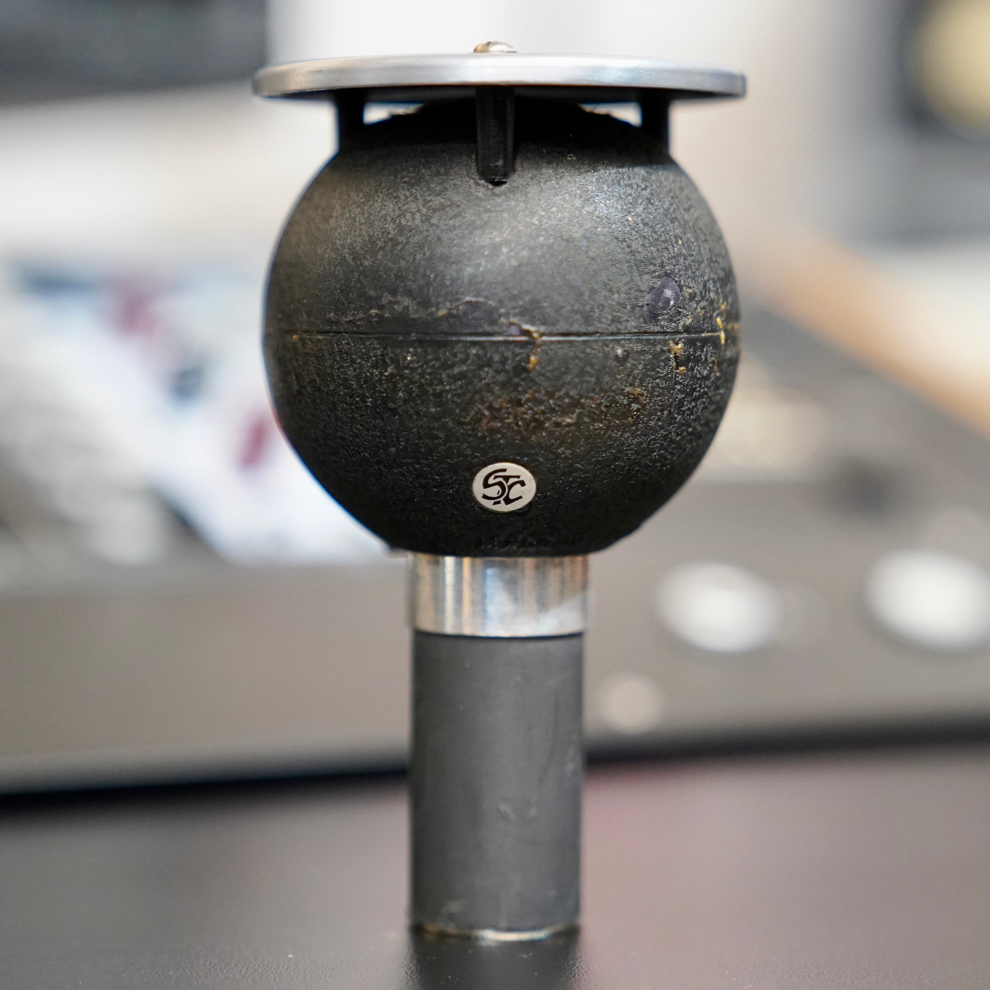 STC 4021J Ball & Biscuit Microphone