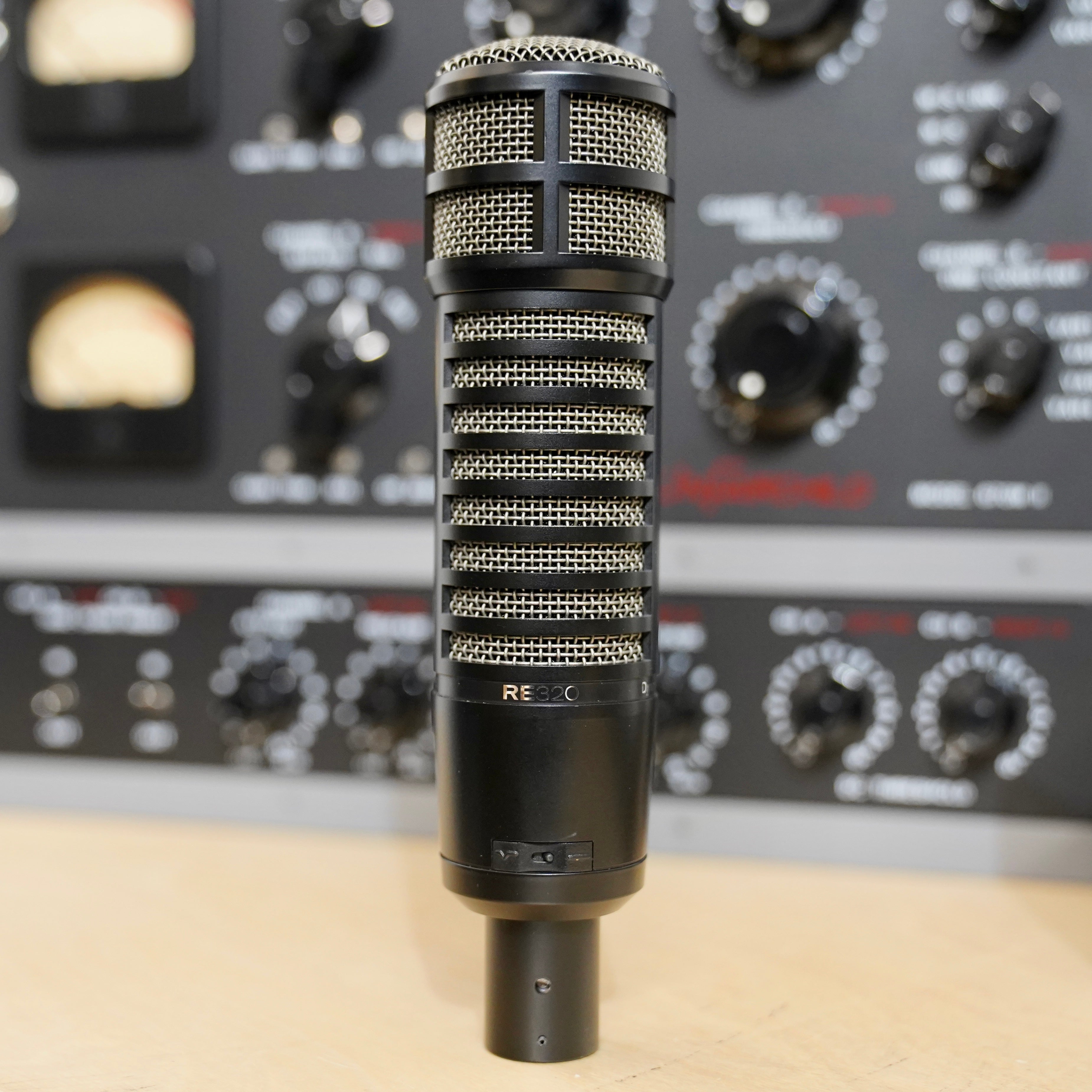 Electro-Voice RE320 Variable-D Dynamic Microphone