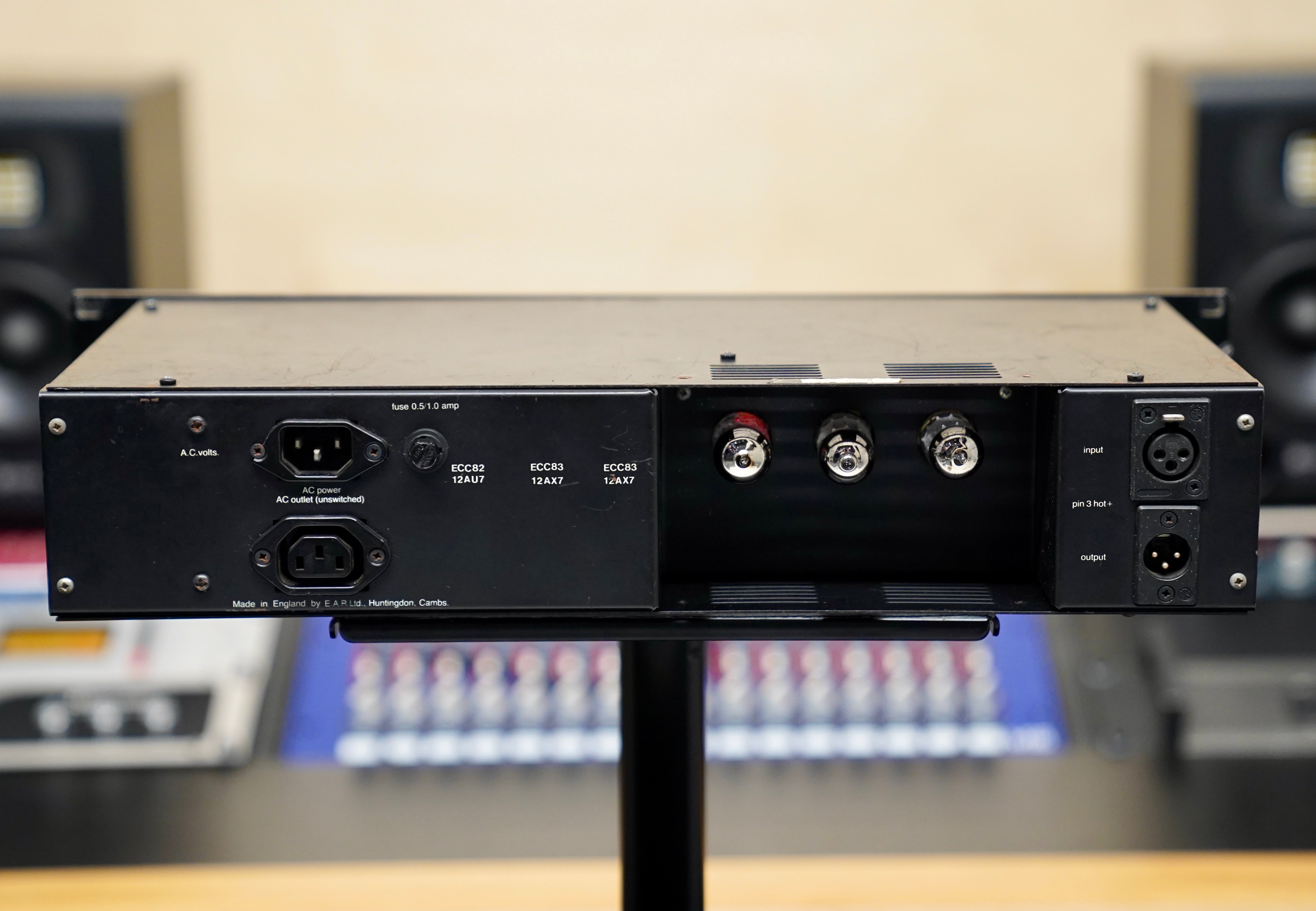 EAR 823 MQ Mid EQ