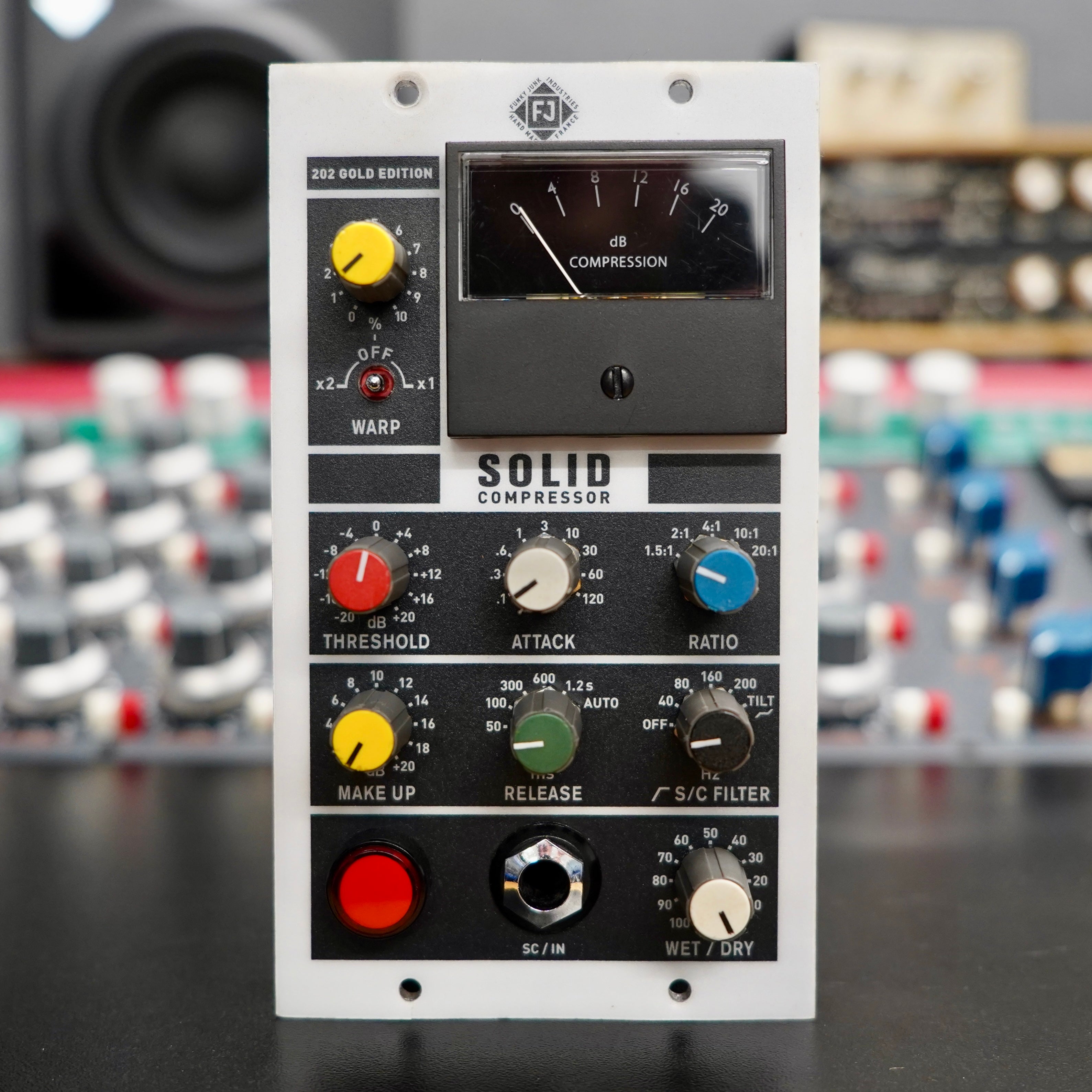 Funky Junk Industries Solid Compressor 202 Gold Edition 2015