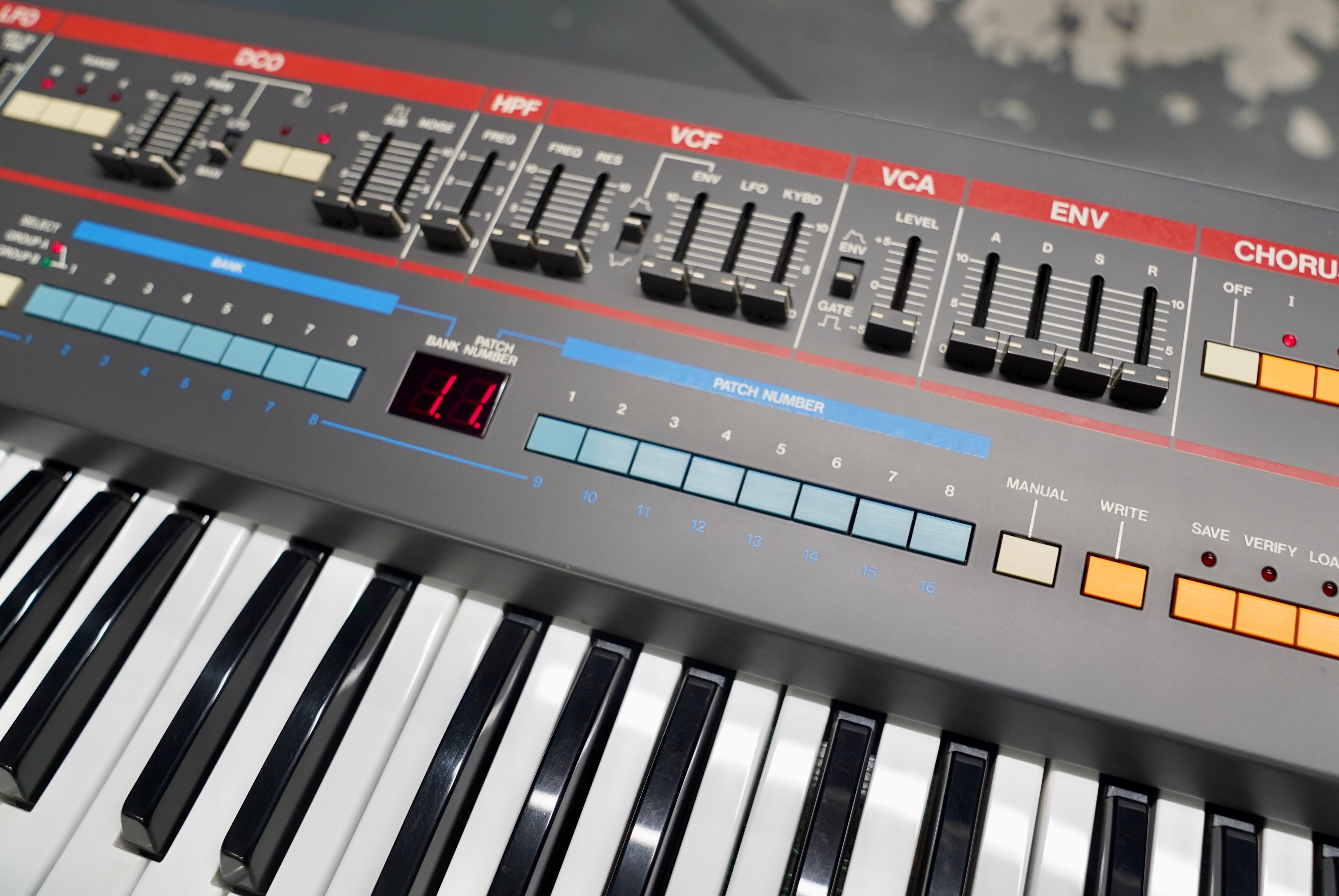 Roland Juno-106