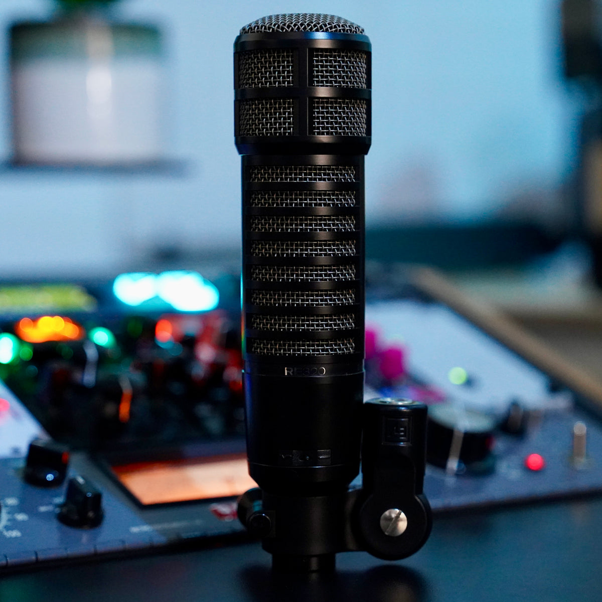 Electro-Voice RE320 Variable-D Dynamic Microphone