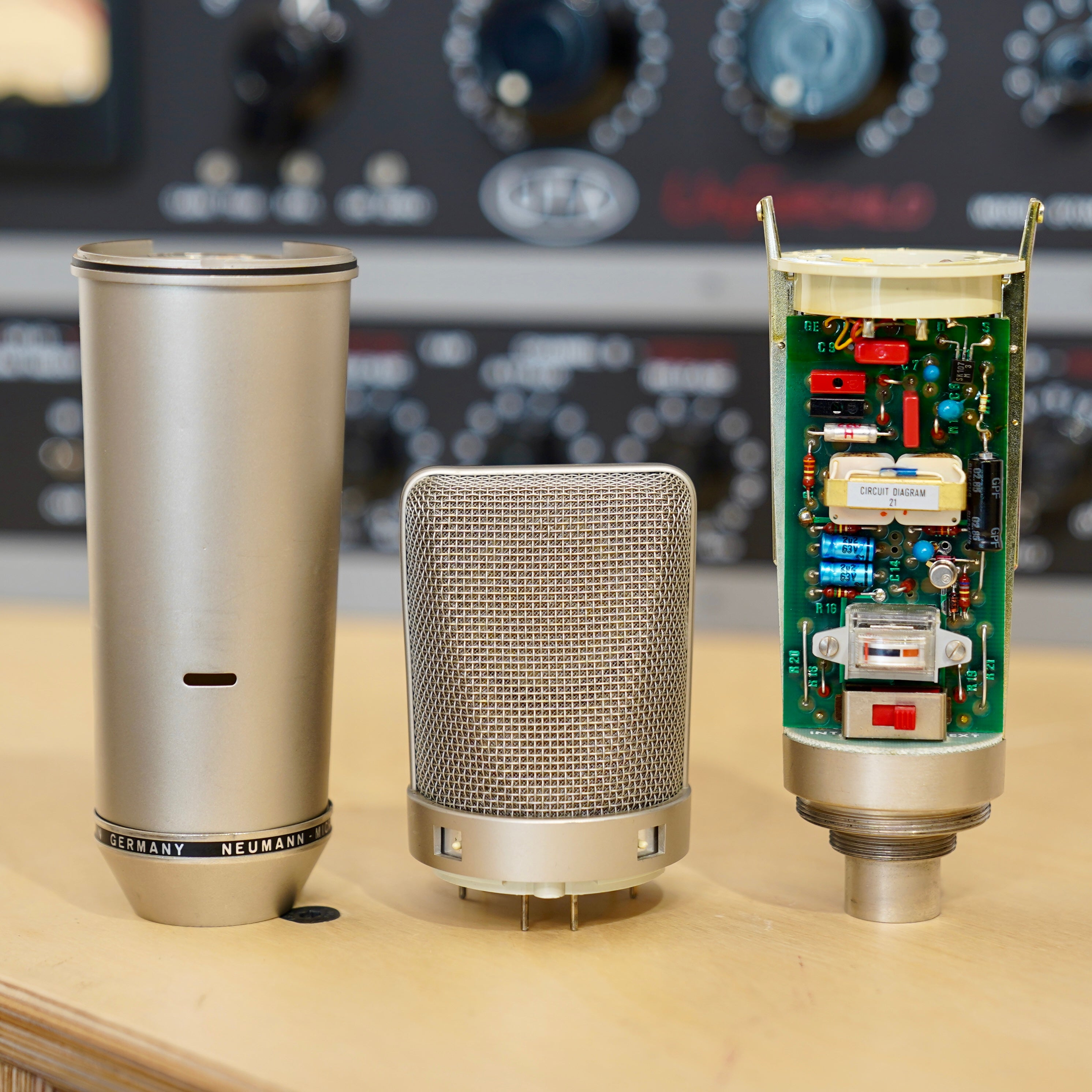 Neumann U87 (1986)