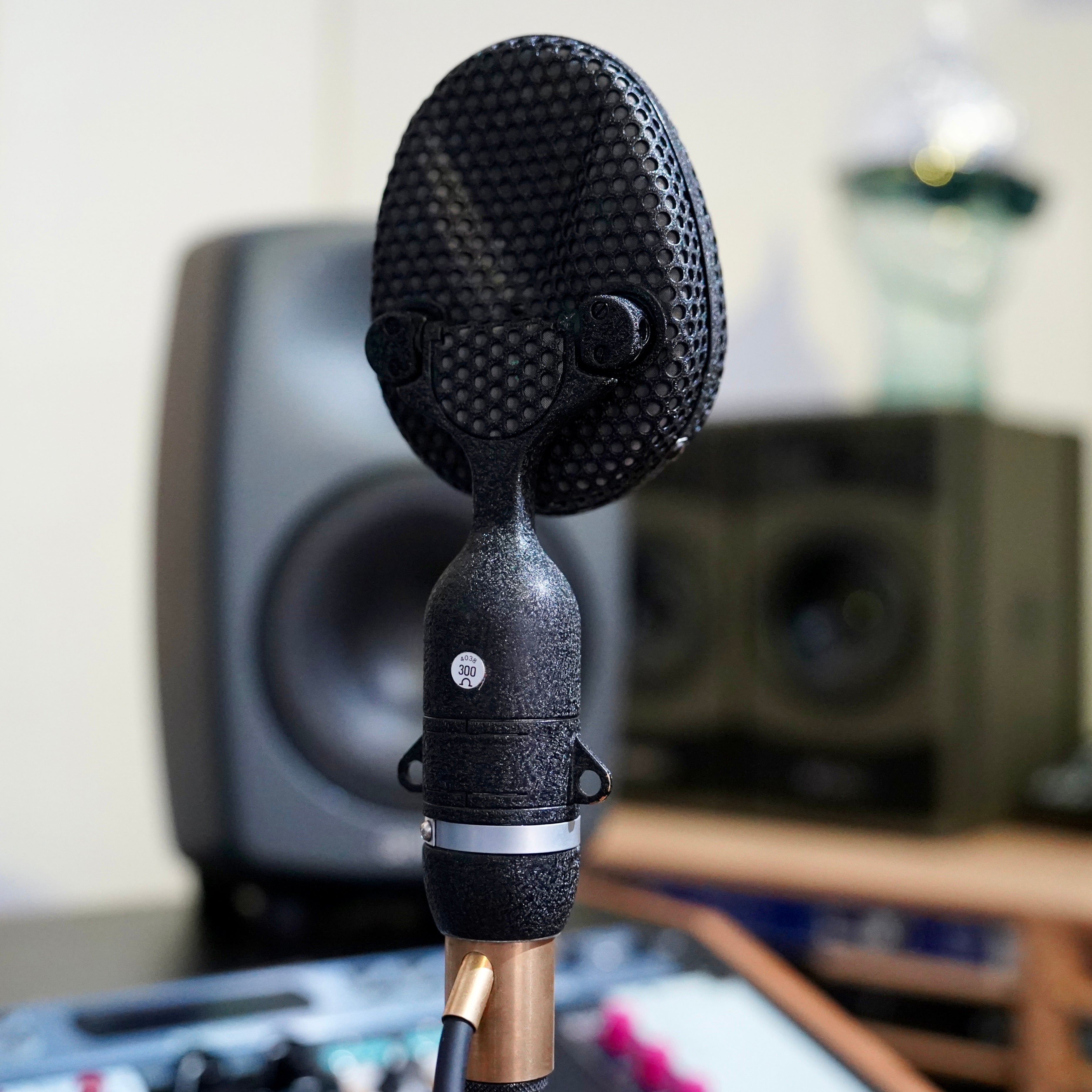 STC 4038 Ribbon Microphone