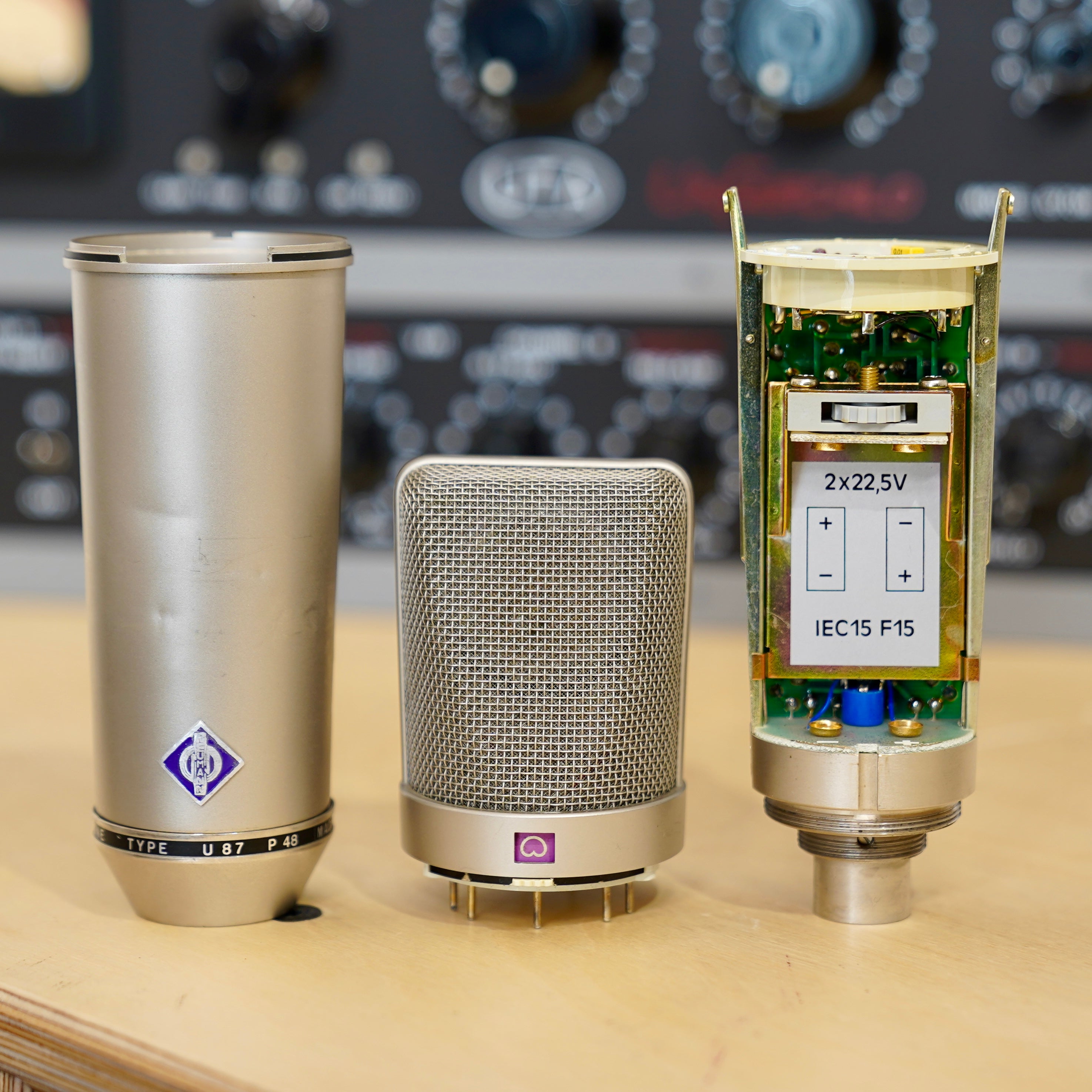 Neumann U87 (1986)