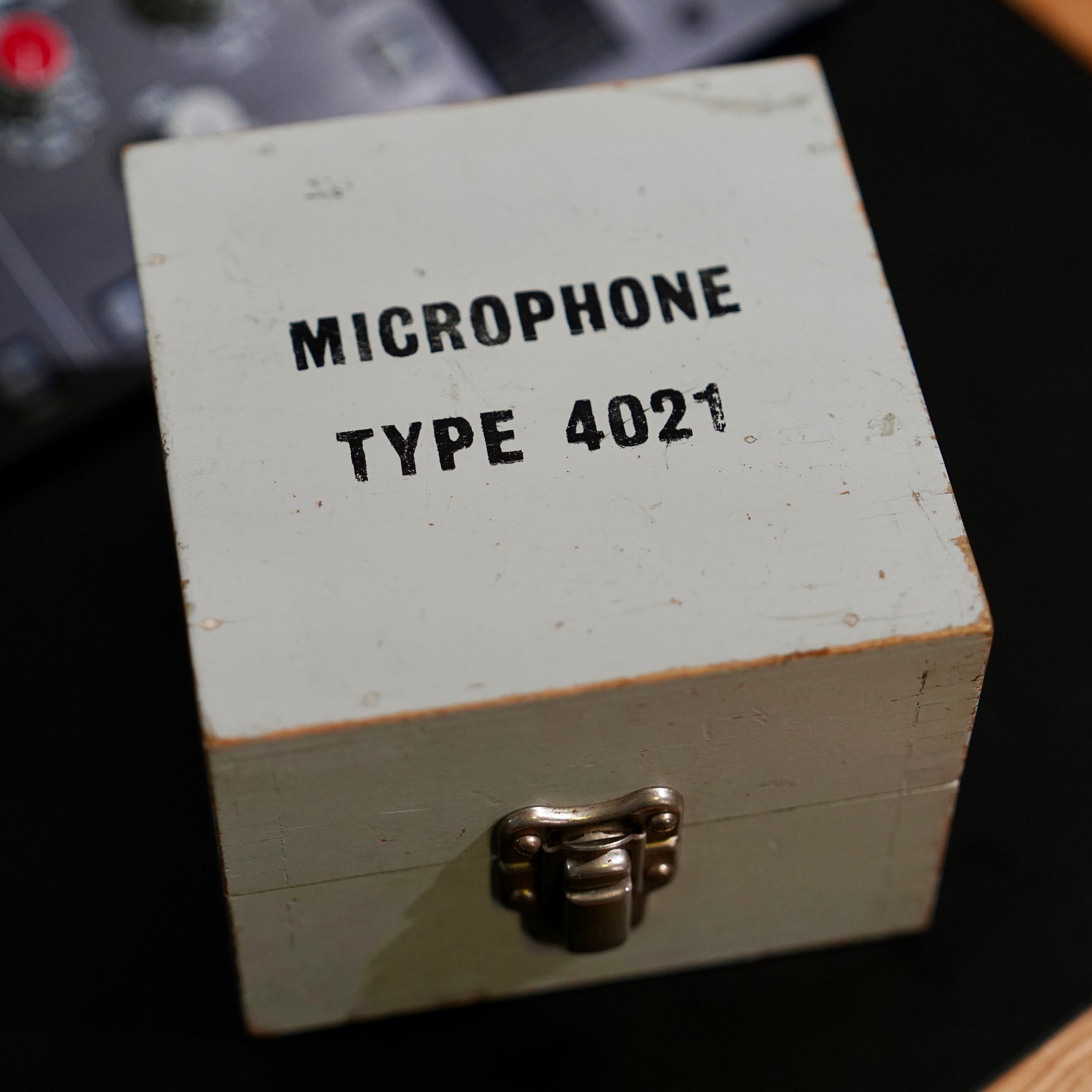STC 4021J Ball & Biscuit Microphone