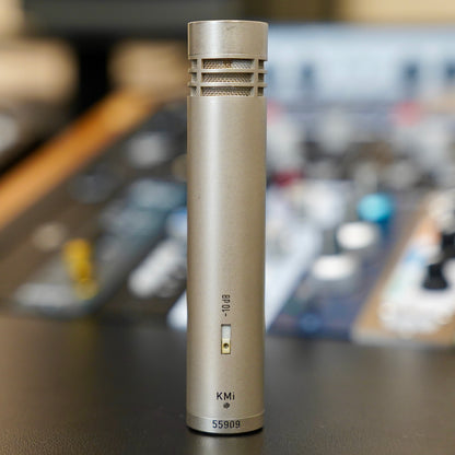 Neumann KM84i
