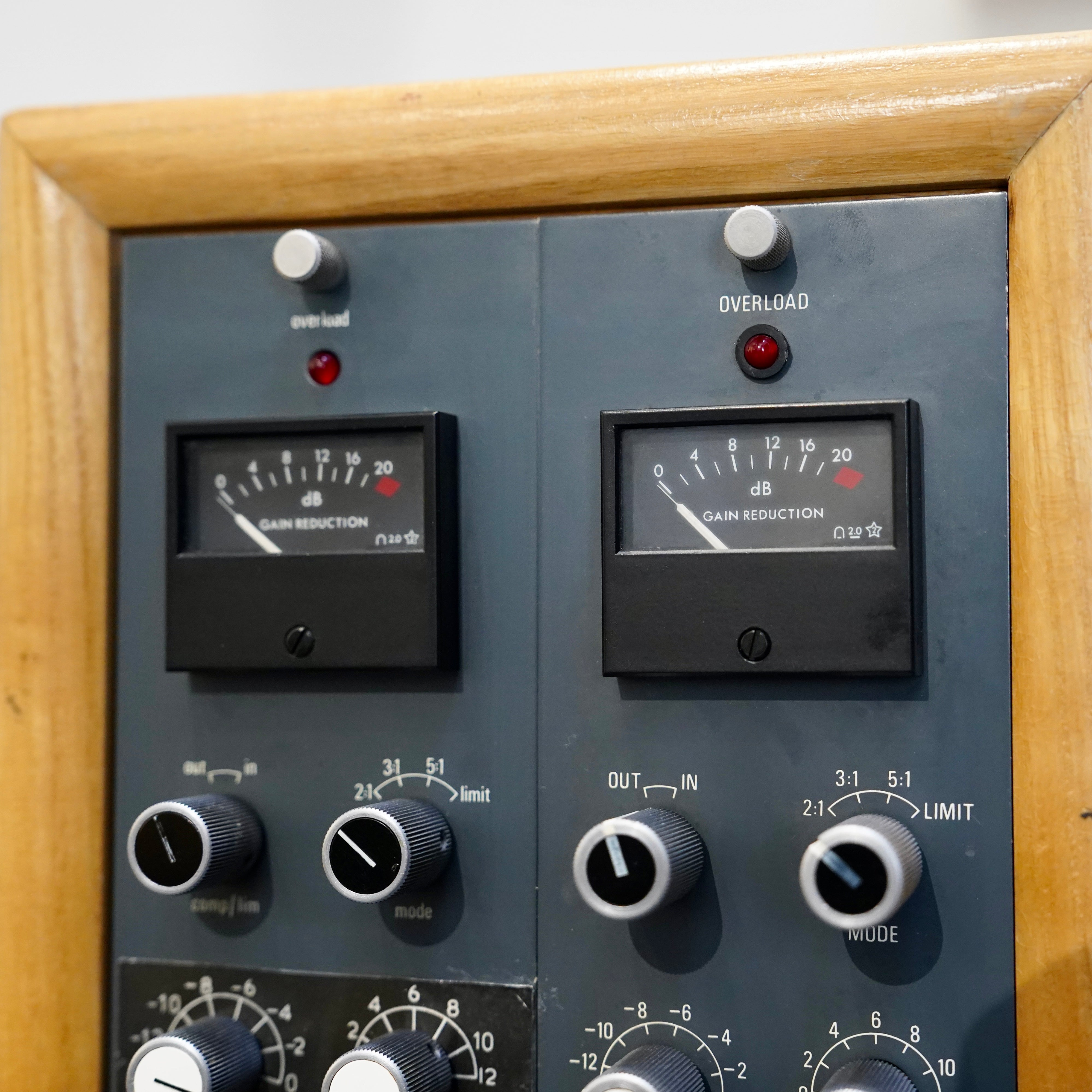 Neve AM6/17 (Racked Pair)