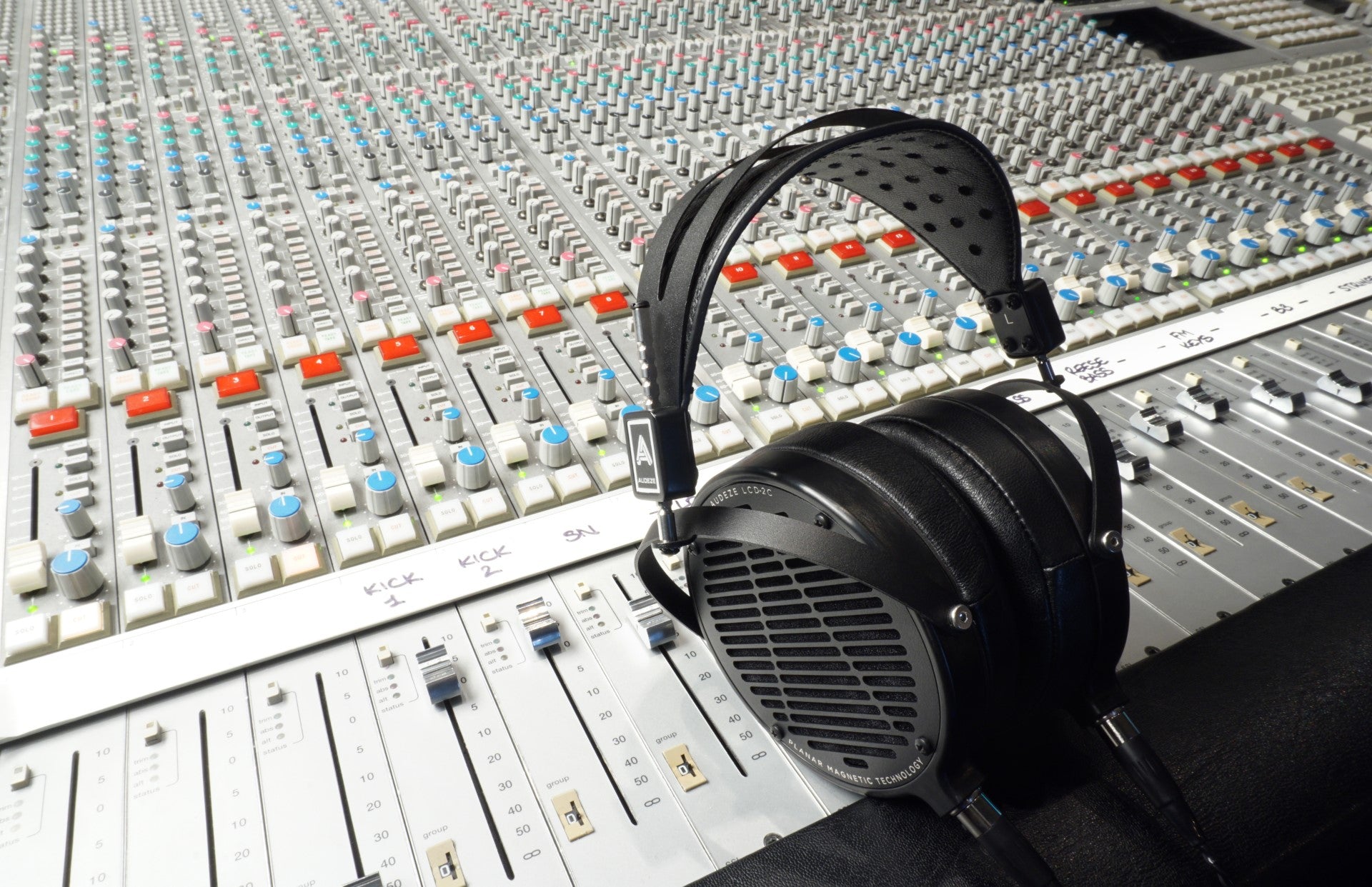 Audeze LCD-2 Classic - Planar Magnetic Headphones - Leather-Free