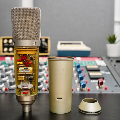 Neumann U87 (1975)