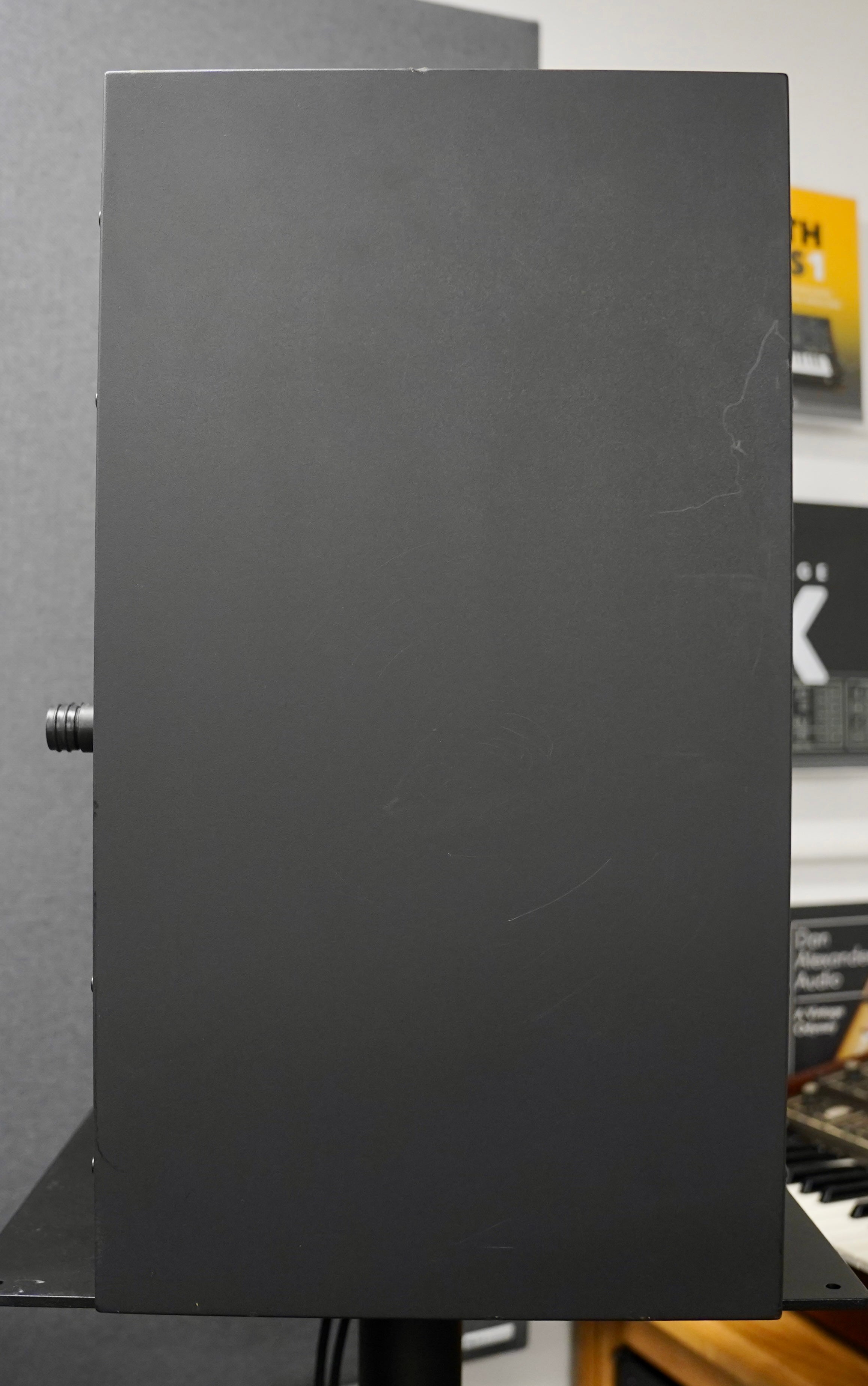 Amphion Two18 (Pair) w/ Amp500