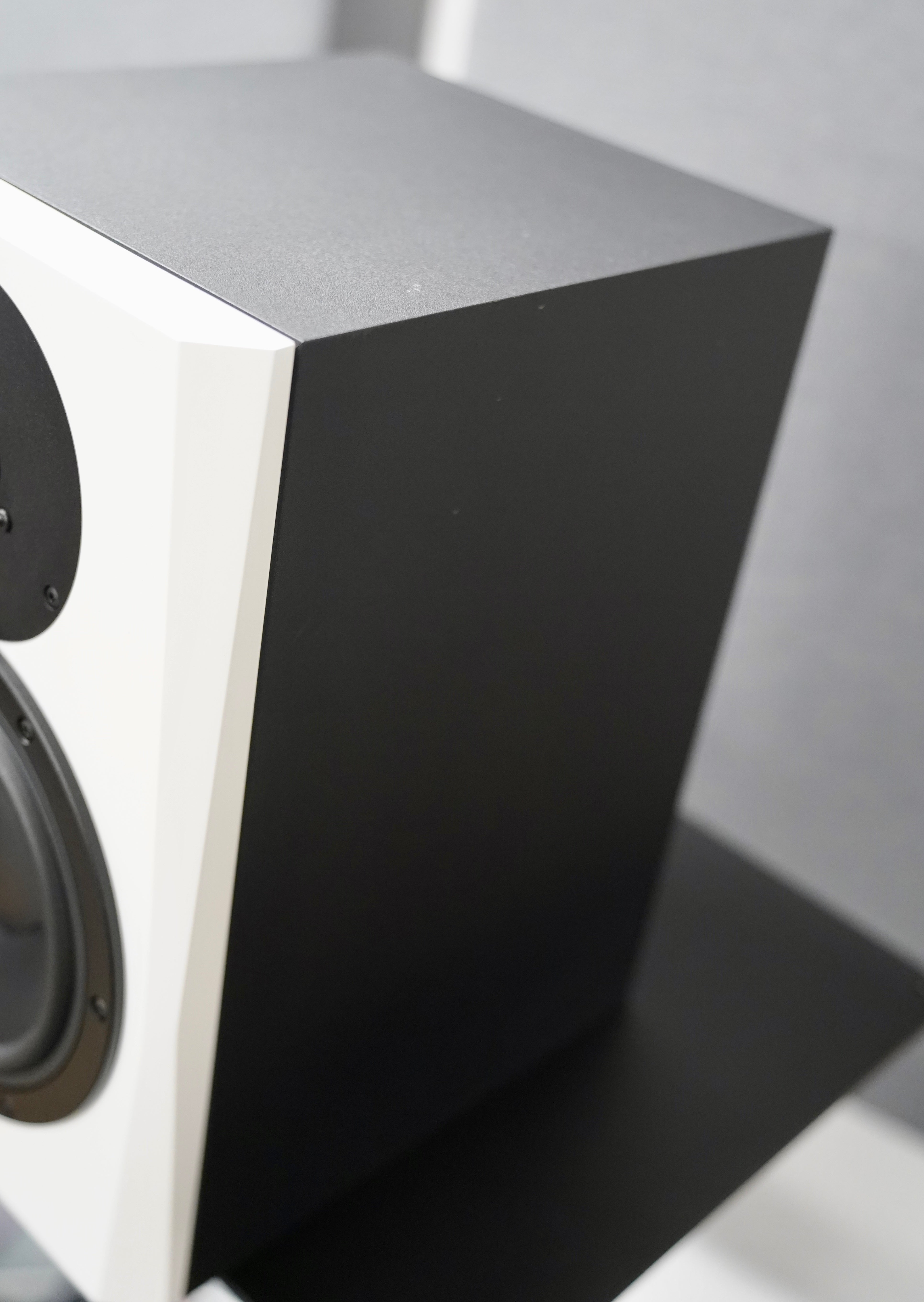 Dynaudio LYD-8 (Pair)