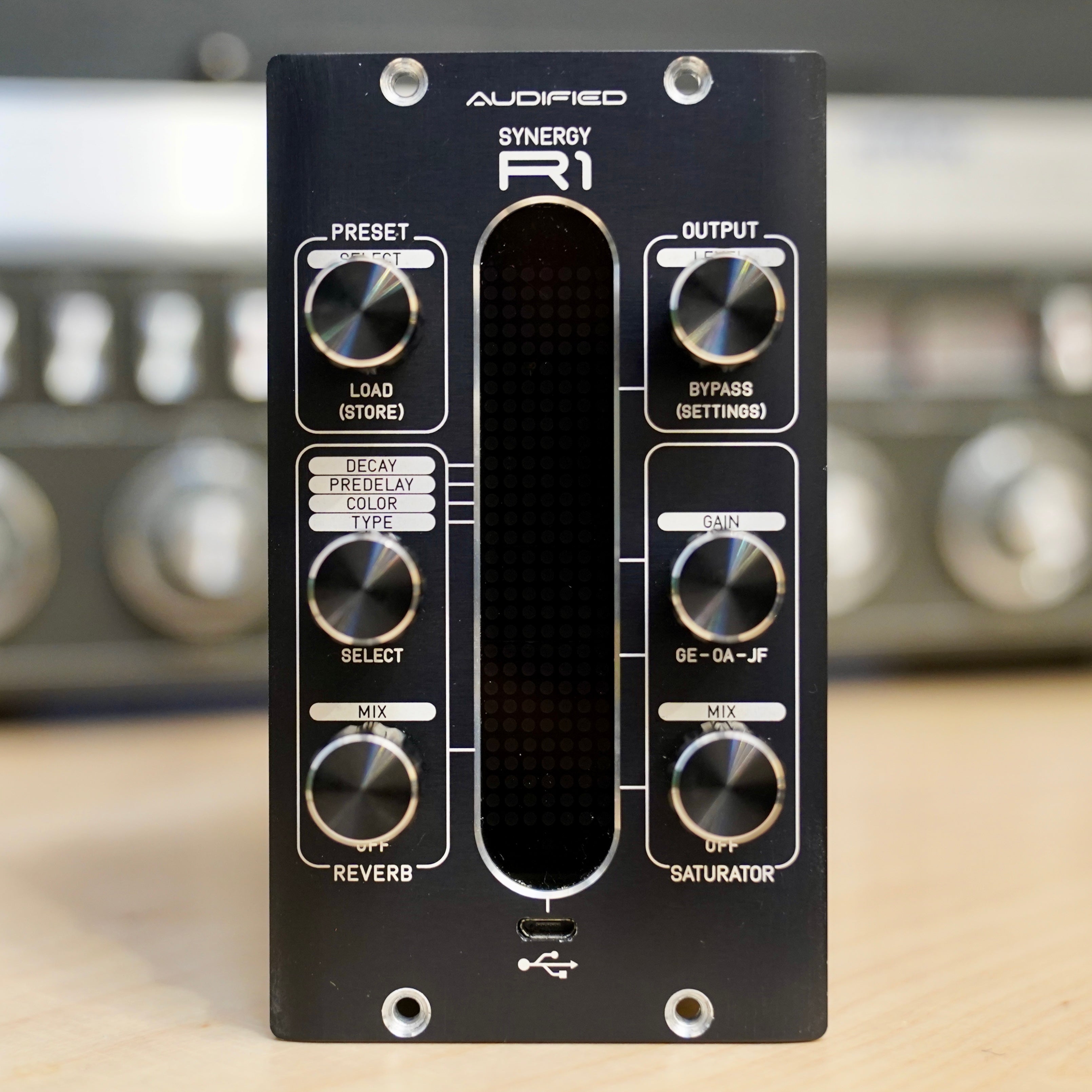 Audified Synergy R1