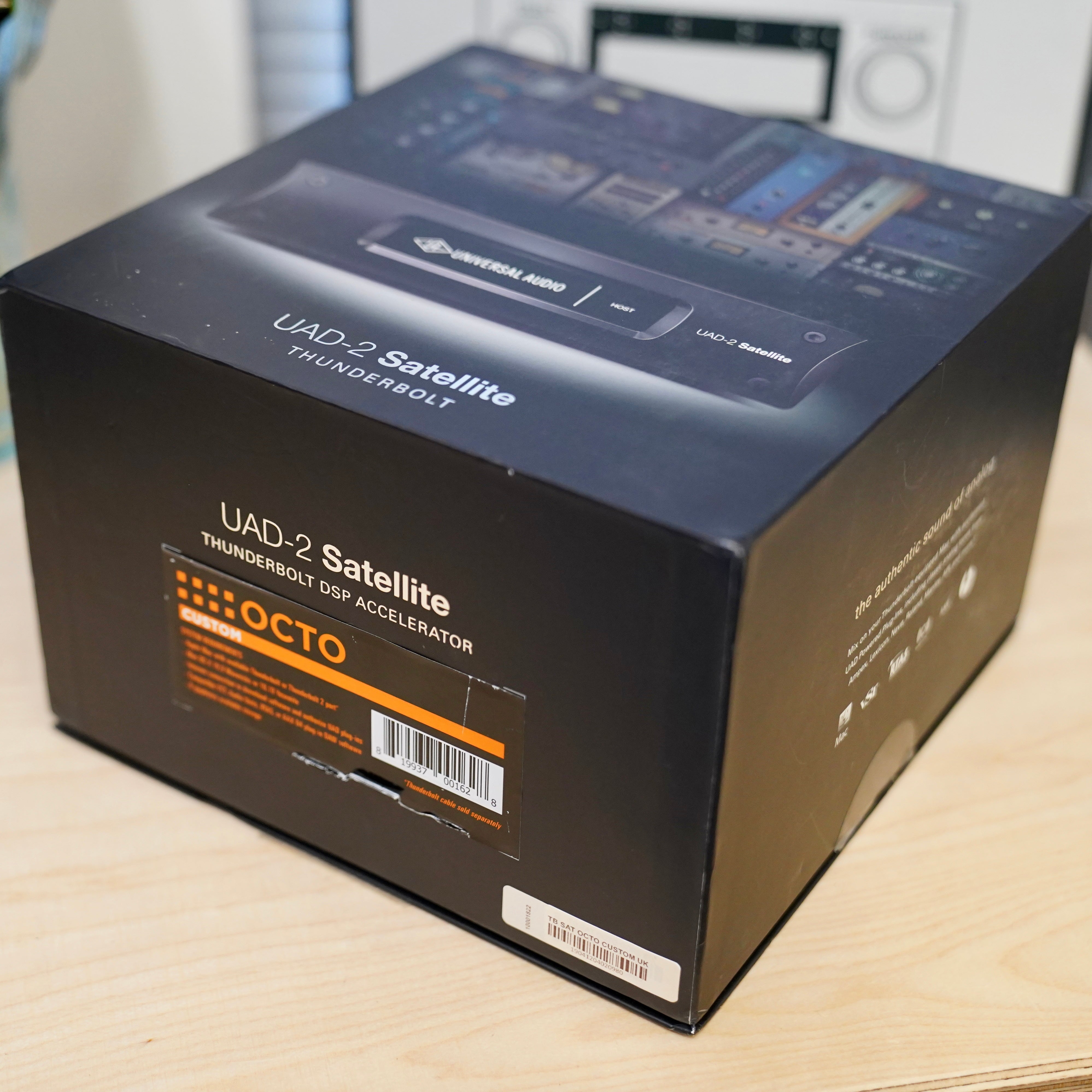 Universal Audio UAD-2 Satellite Octo TB2
