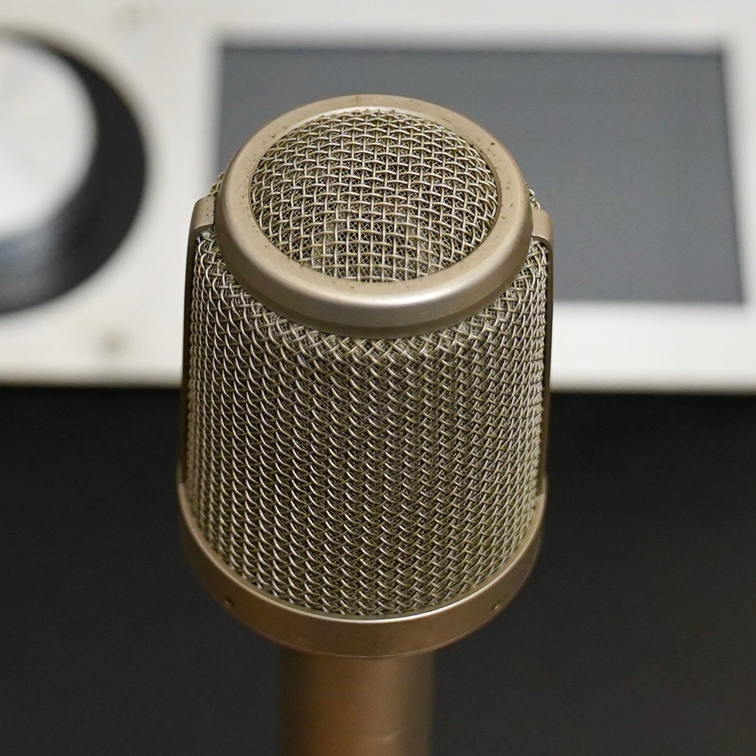 Neumann KM86i