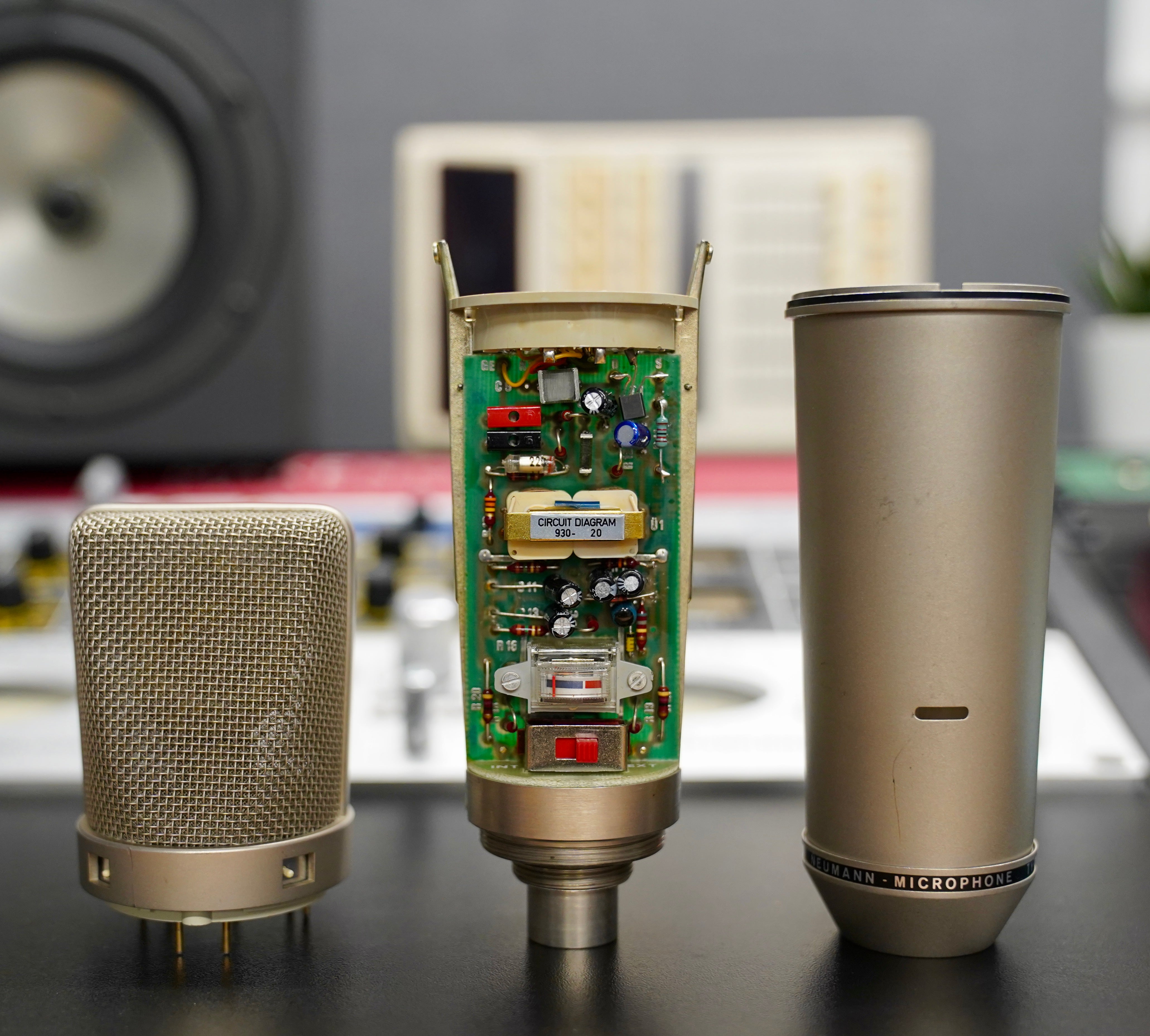 Neumann U87 (1977)
